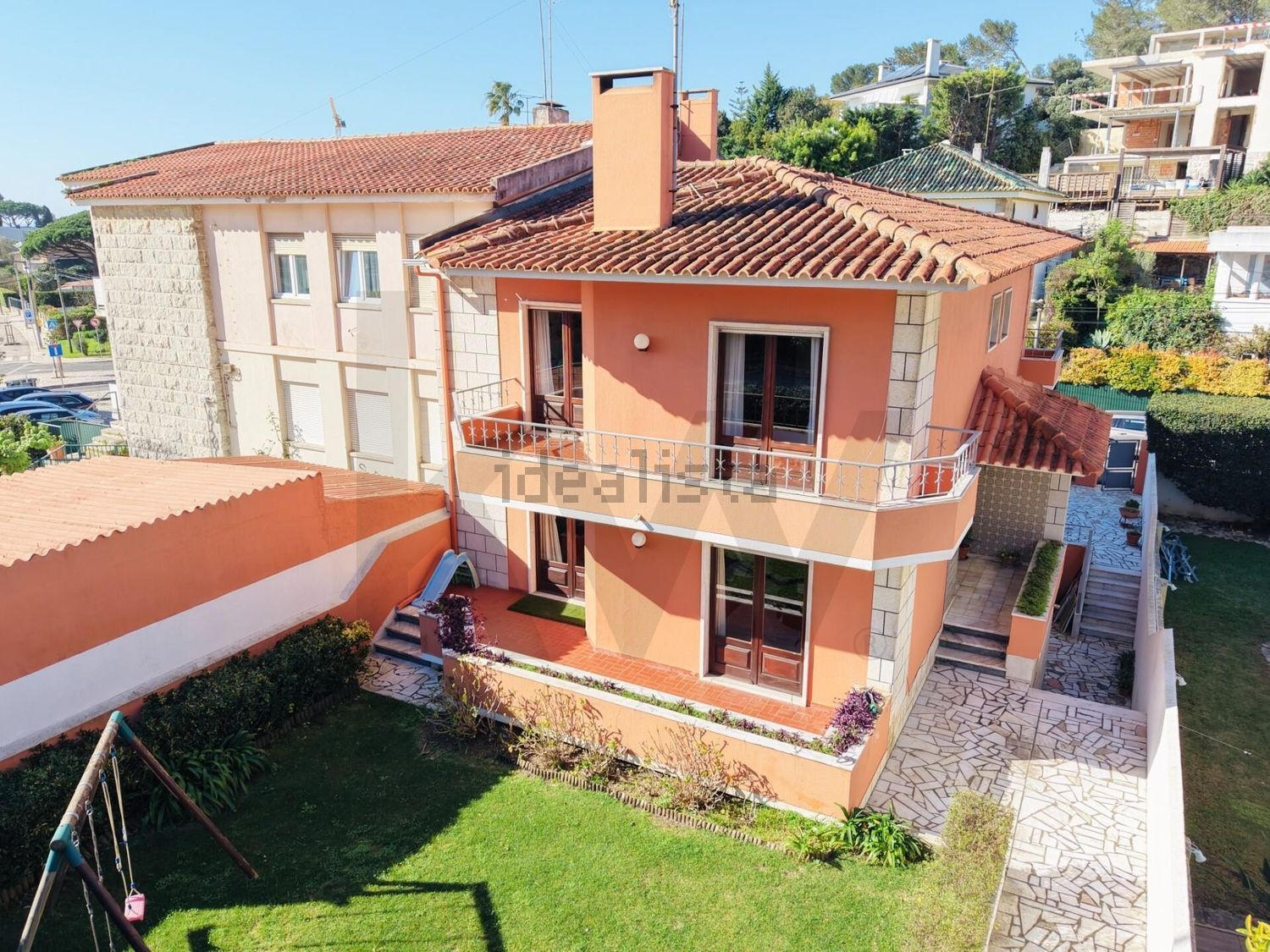双拼别墅出售在Avenida de Sintra s/n - 外立面