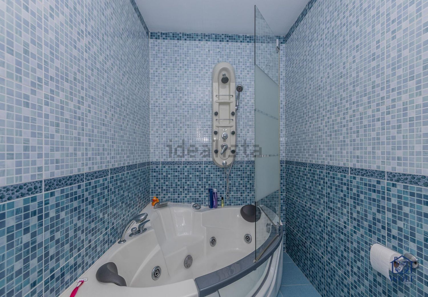 小楼房或独栋别墅出售在Rua Olival - 视线