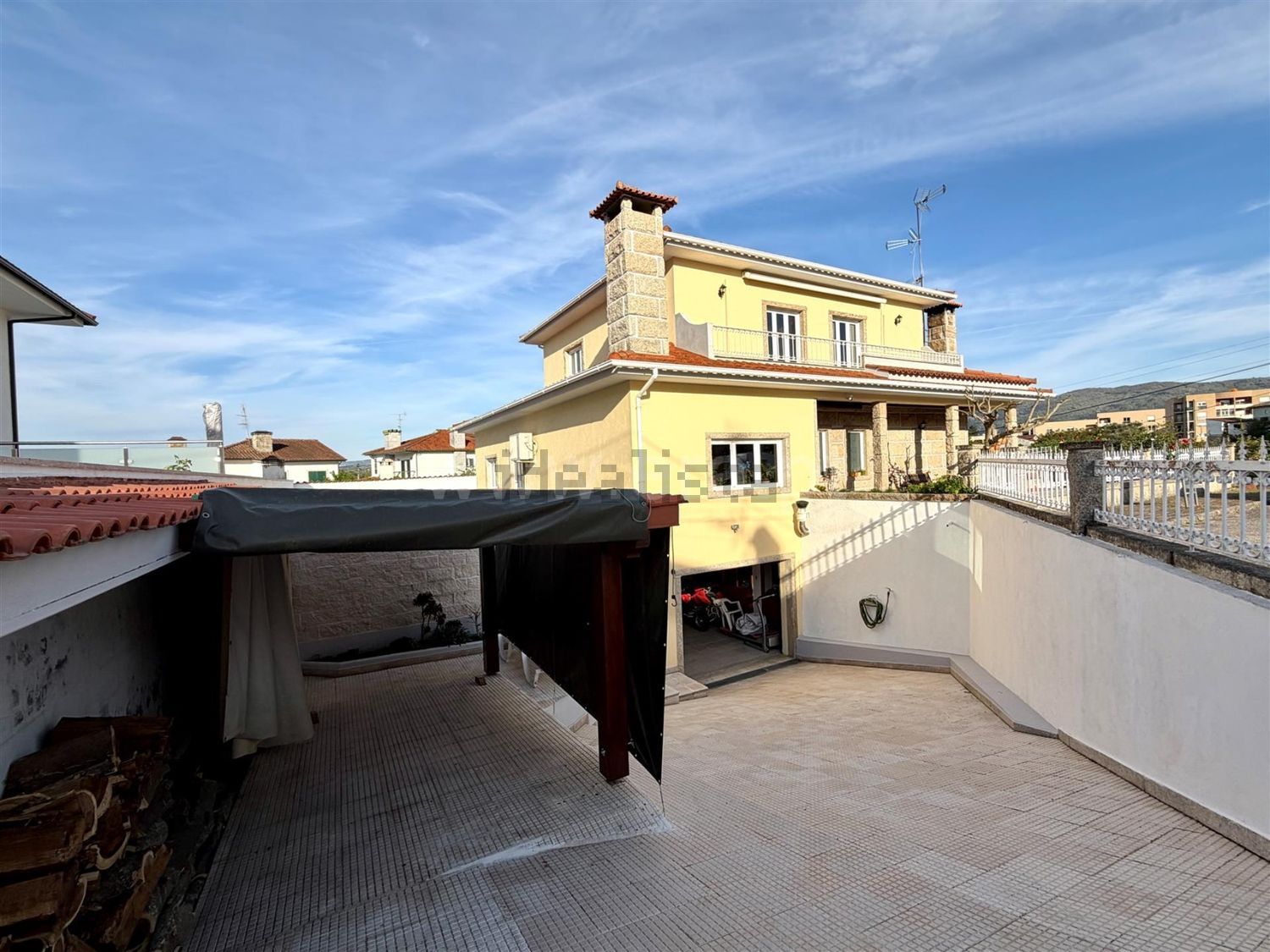 小楼房或独栋别墅出售在Rua Casas dos Montes - 外立面
