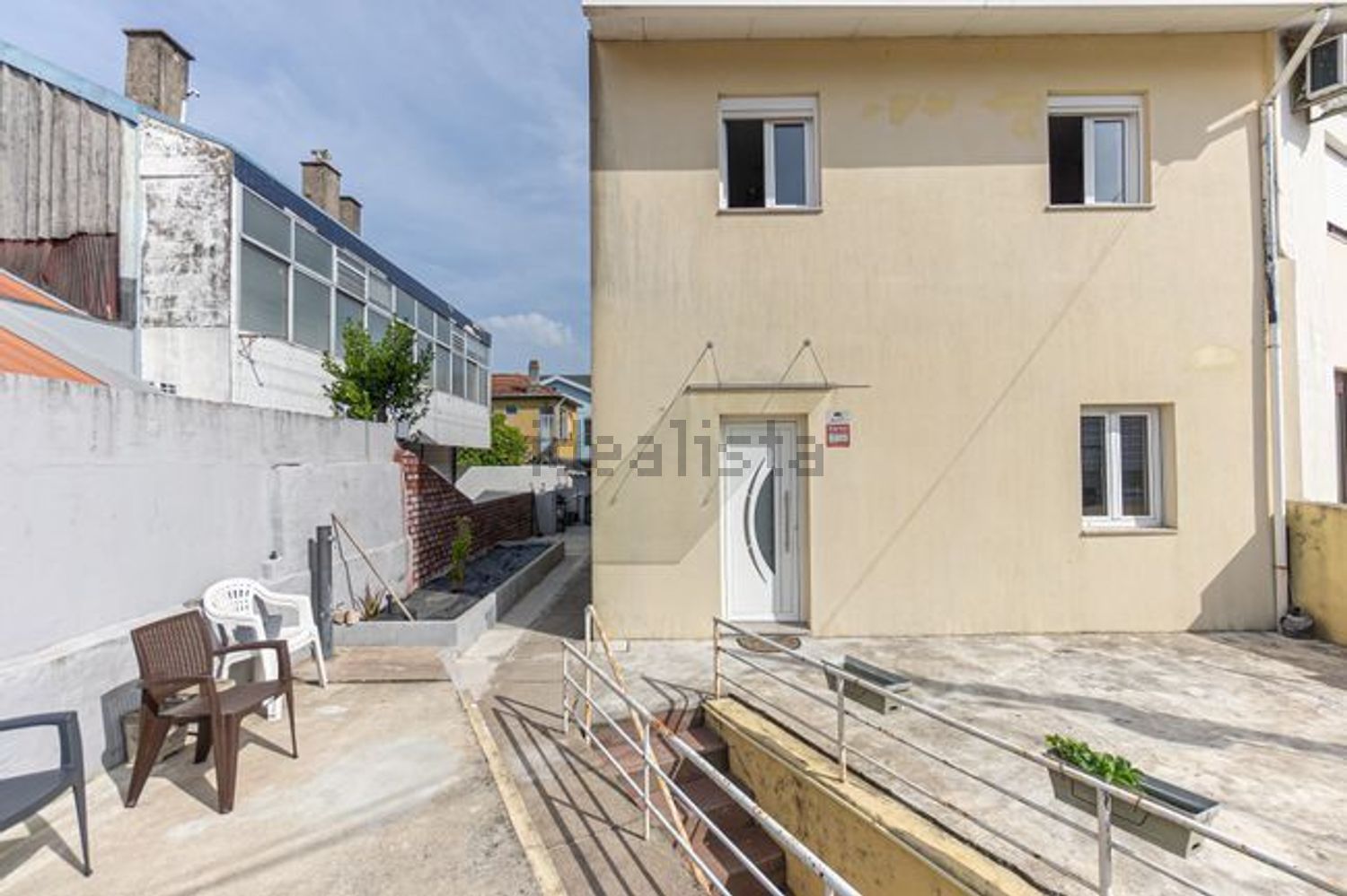 双拼别墅出售在Rua de Santo António de Contumil, 591 - 外立面