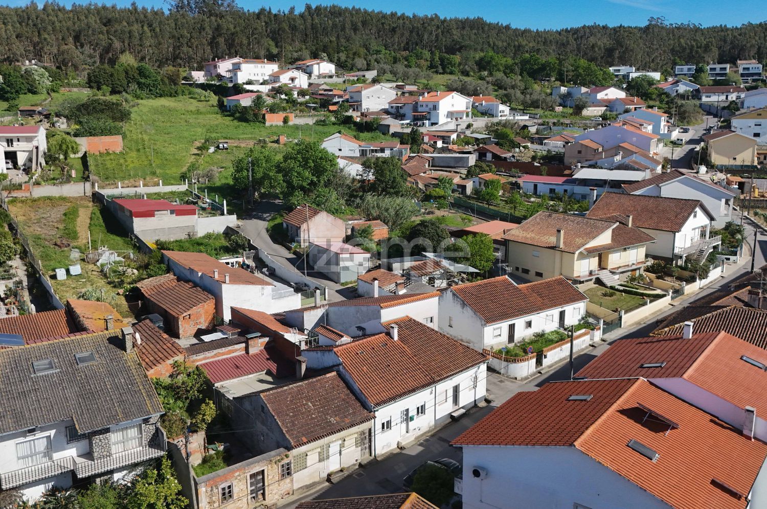 小楼房或独栋别墅出售在Rua João Ferreira Leite, 45 - 详情