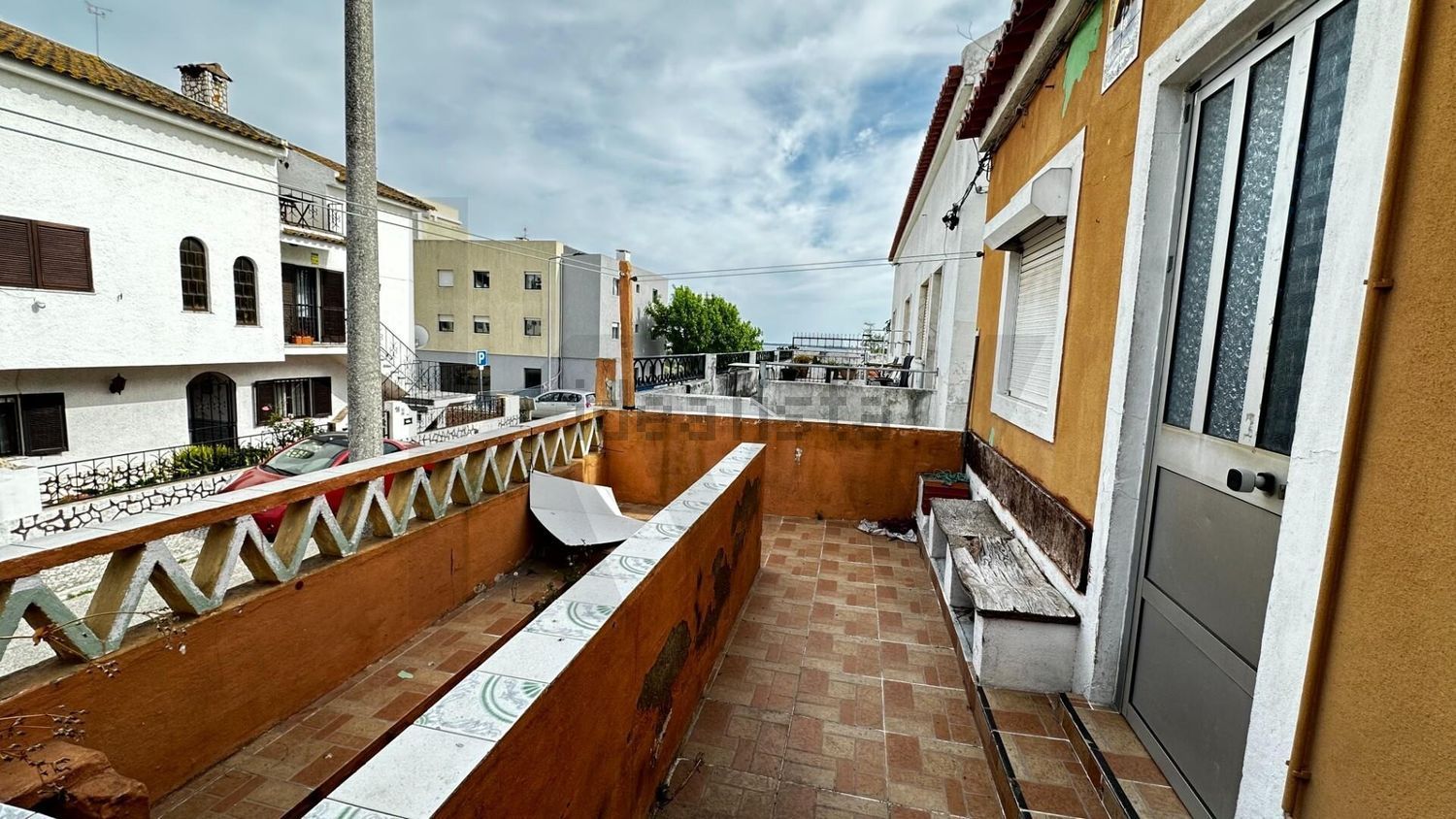 小楼房或别墅出售在 Bairro da Conceição - Bairro Santo Nicolau - 阳台
