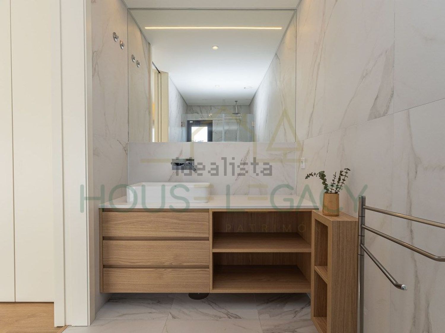 出租t0（单人公寓）在Rua Horácio Marçal, 19 - 卫生间