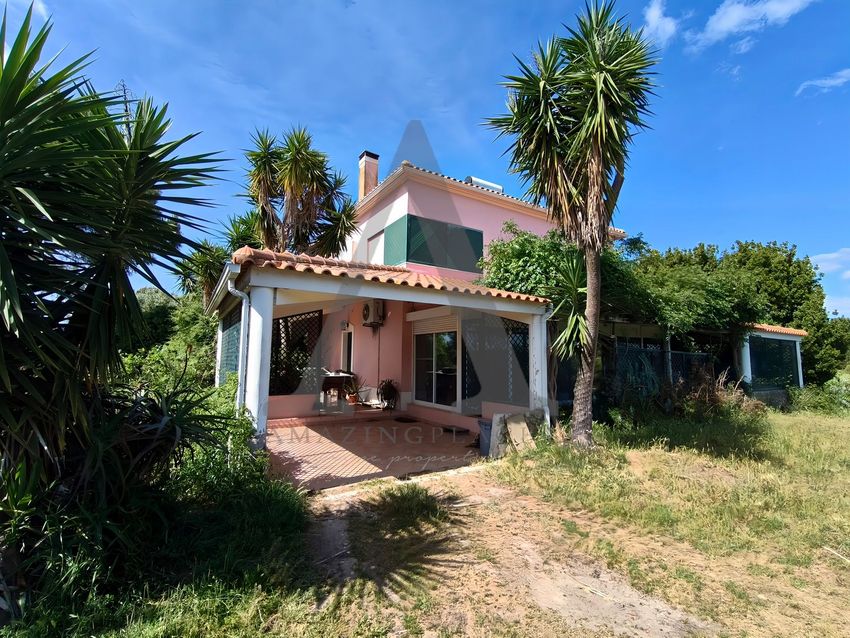 小楼房或独栋别墅出售在Estrada Vale de Marmelos, 25421
