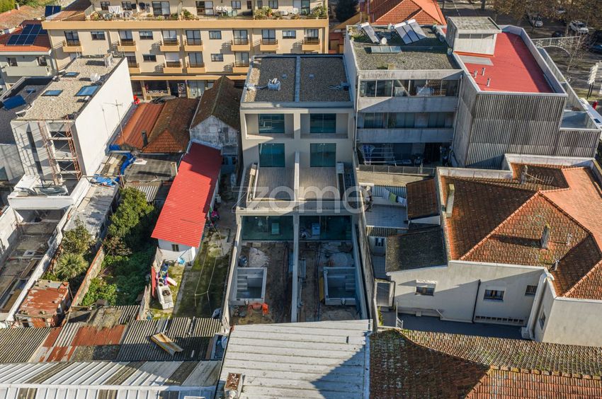 小楼房或独栋别墅出售在Rua Conde Alto Mearim, 829
