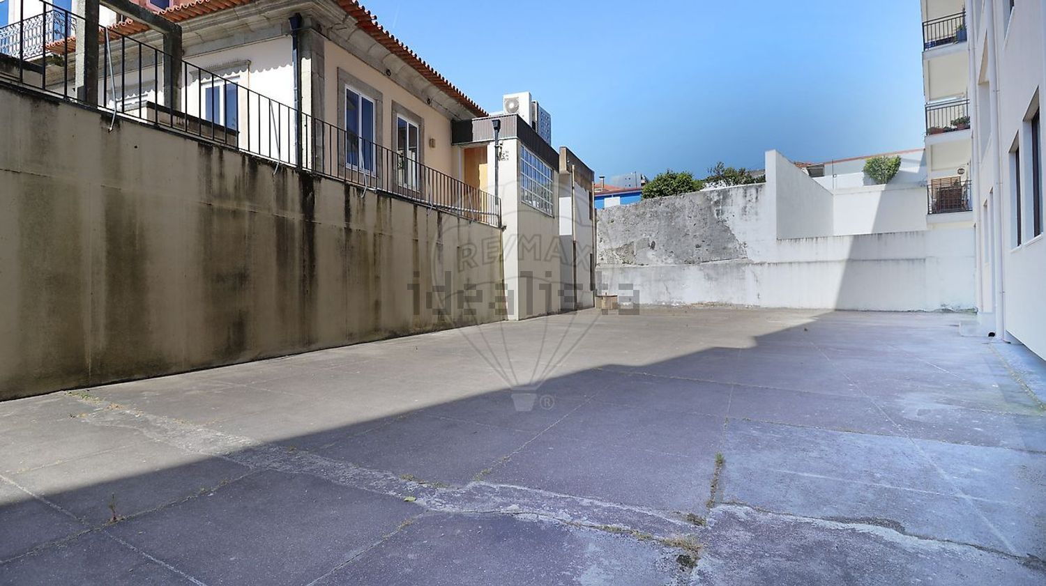 公寓 t3出售在Rua Pinto de Araújo - 外立面