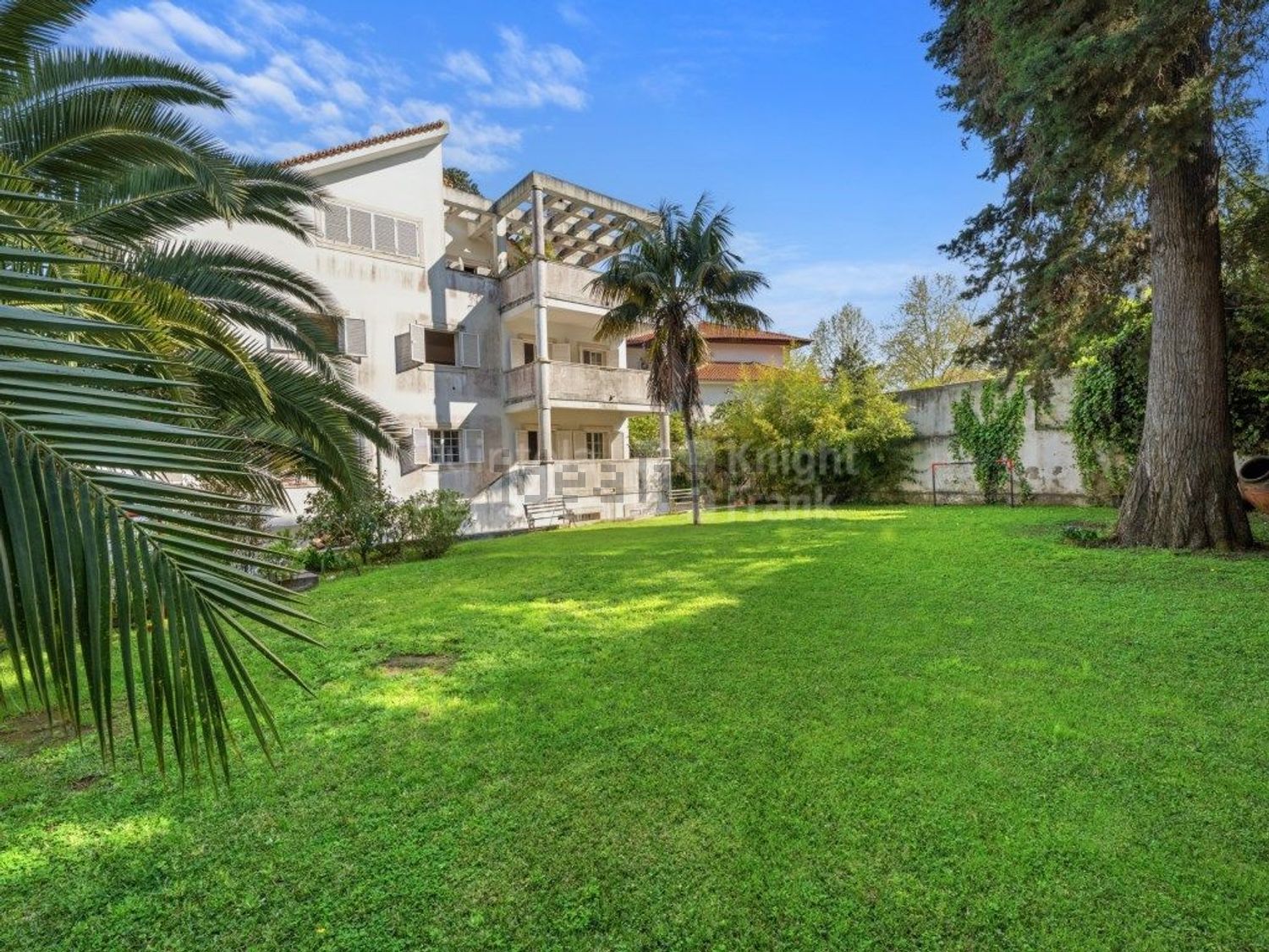 小楼房或独栋别墅出售在Avenida Santa Joana Princesa - 花园