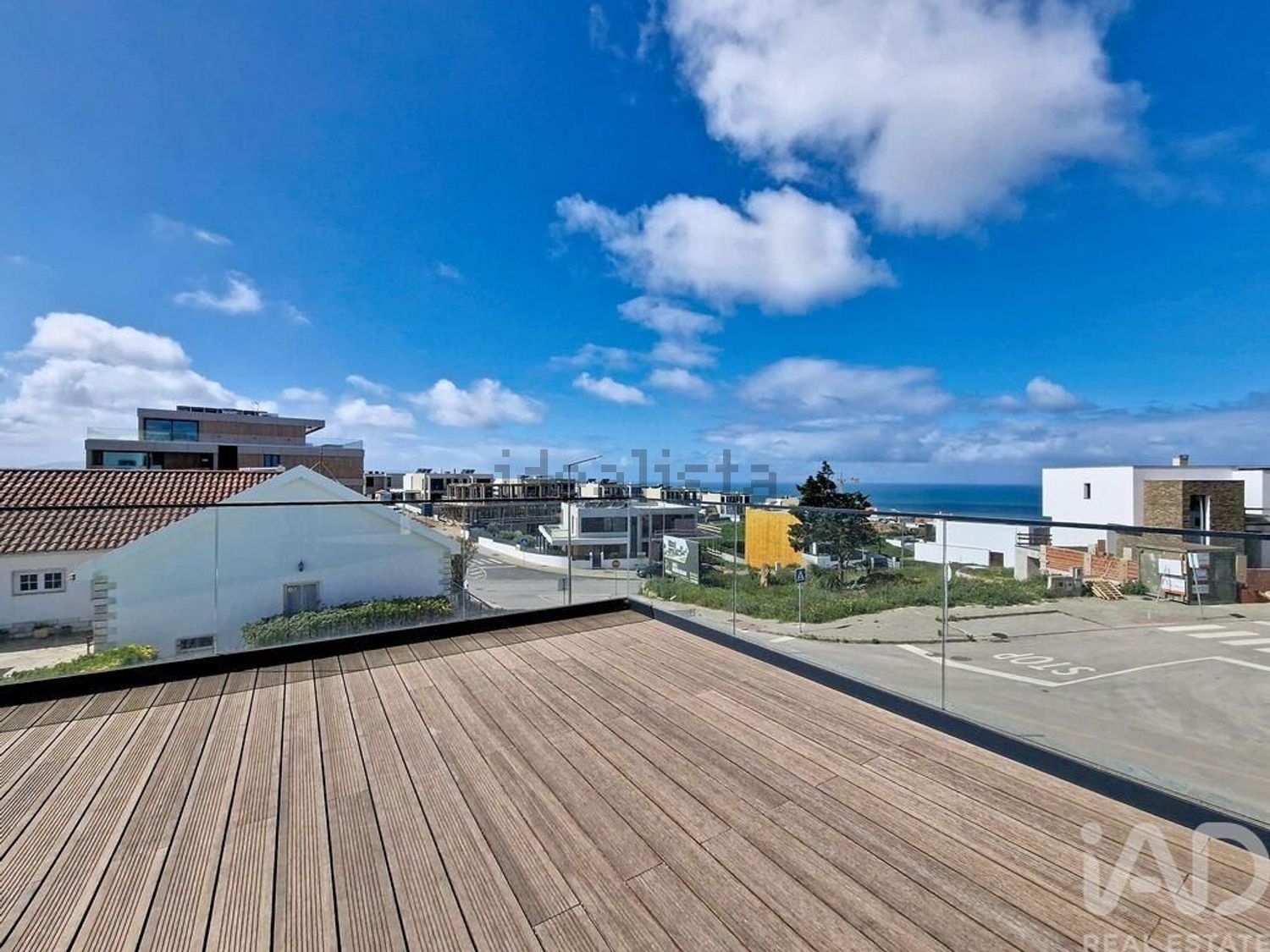 小楼房或独栋别墅出售在 Ericeira Sul - 游泳池