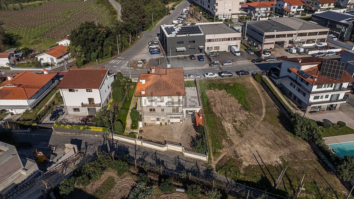 小楼房或独栋别墅出售在Rua Alberto Fernandes, 208 - 照片