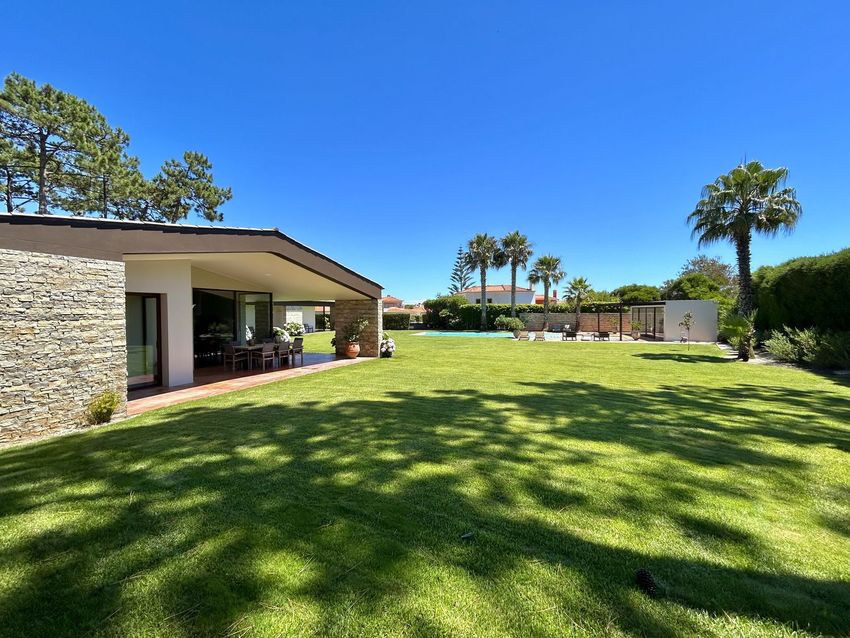 小楼房或独栋别墅出售在Travessa de Pedro Alenquer s/n