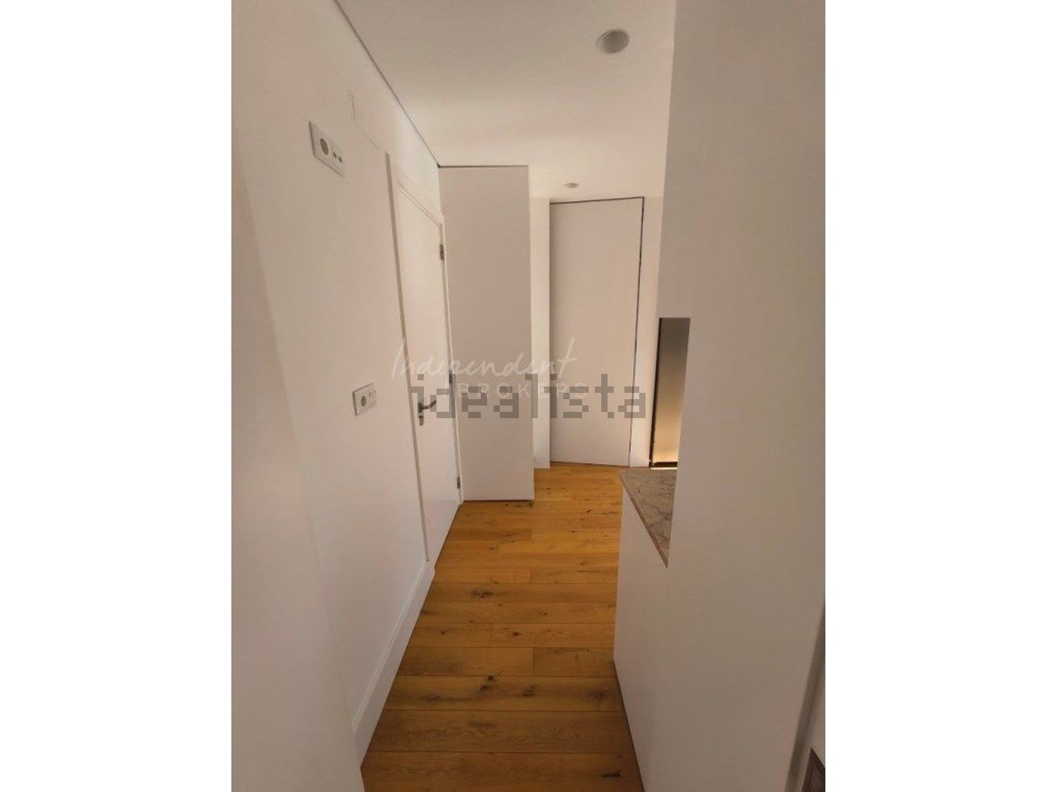 出租公寓 t4在Avenida António Augusto de Aguiar, 27 D - 过道