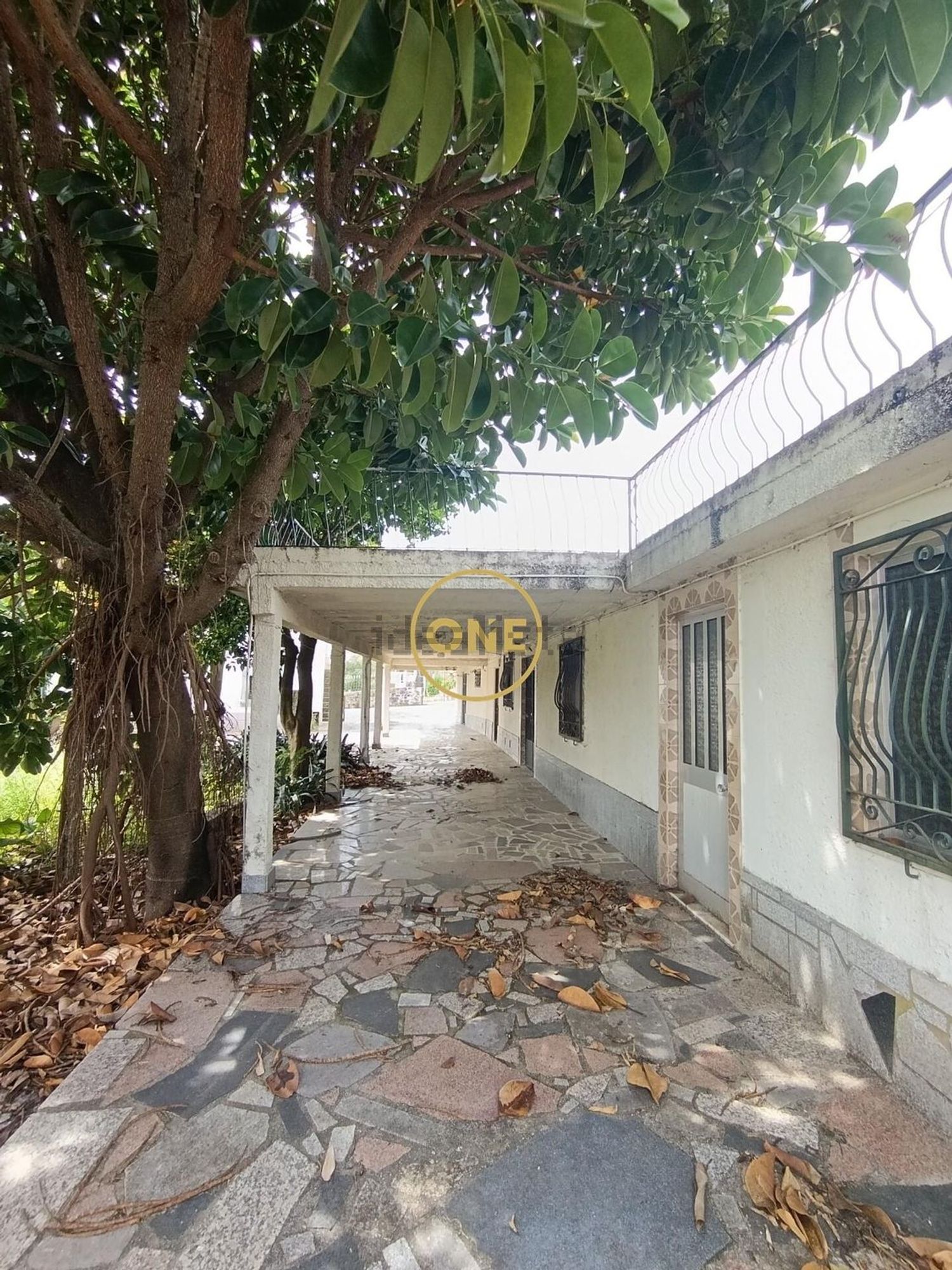 小楼房或独栋别墅出售在 Vila de Punhe - 外立面