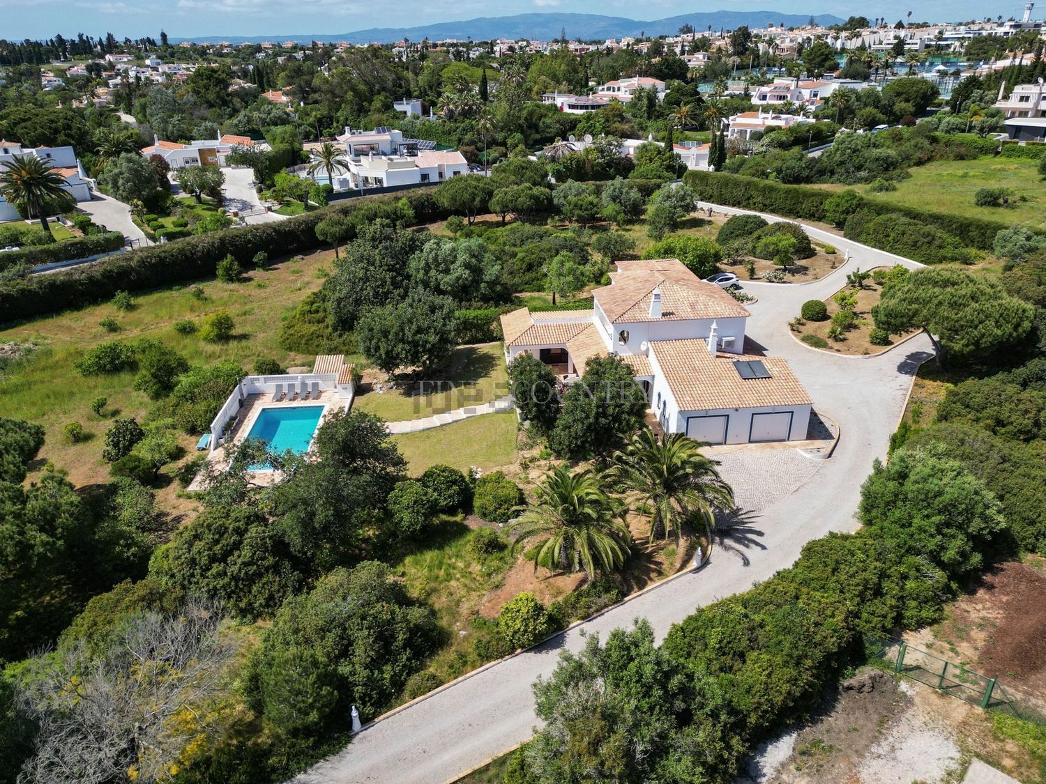 小楼房或别墅出售在Rua do Clube Carvoeiro s/n - 游泳池