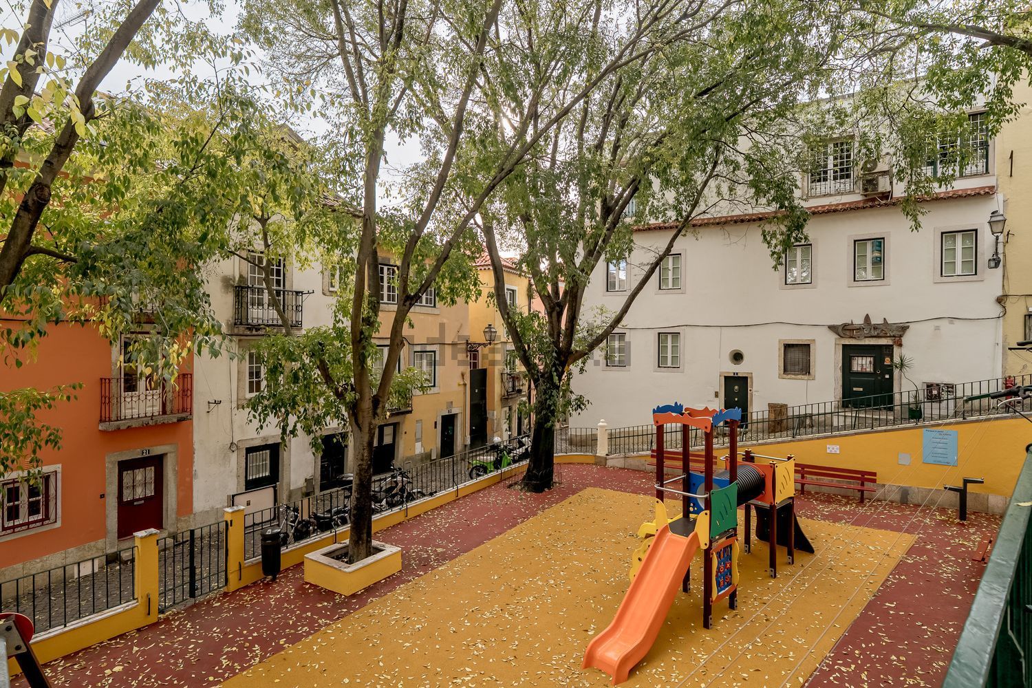 公寓 t1出售在Largo de Santo Estêvão, 3 - 游泳池