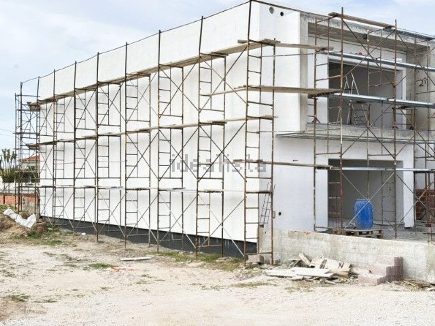 小楼房或独栋别墅出售在Rua Primeiro de Maio, 11 - 详情