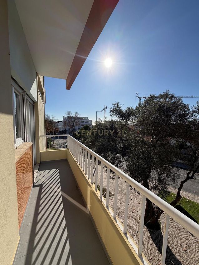公寓 t3出售在Avenida Engenheiro Adelino Amaro da Costa, 514
