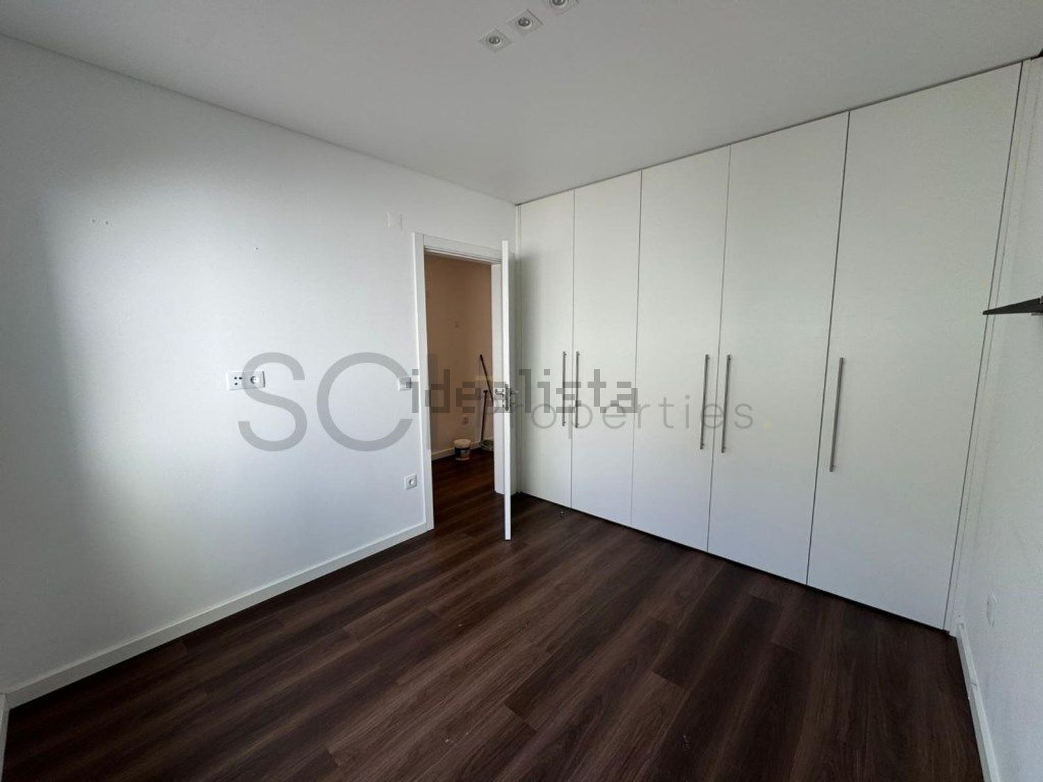 公寓 t2出售在Rua Sociedade Filarmónica Incrível Almadense - 卧室