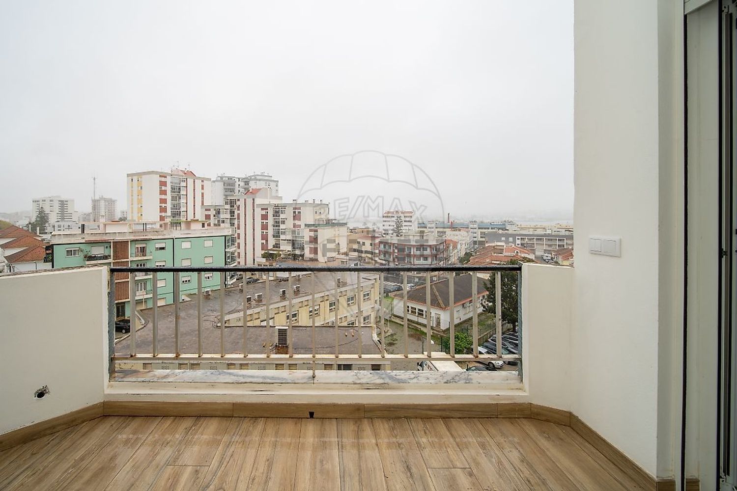 公寓 t3出售在Rua de São Tomé e Príncipe, 30 - 阳台