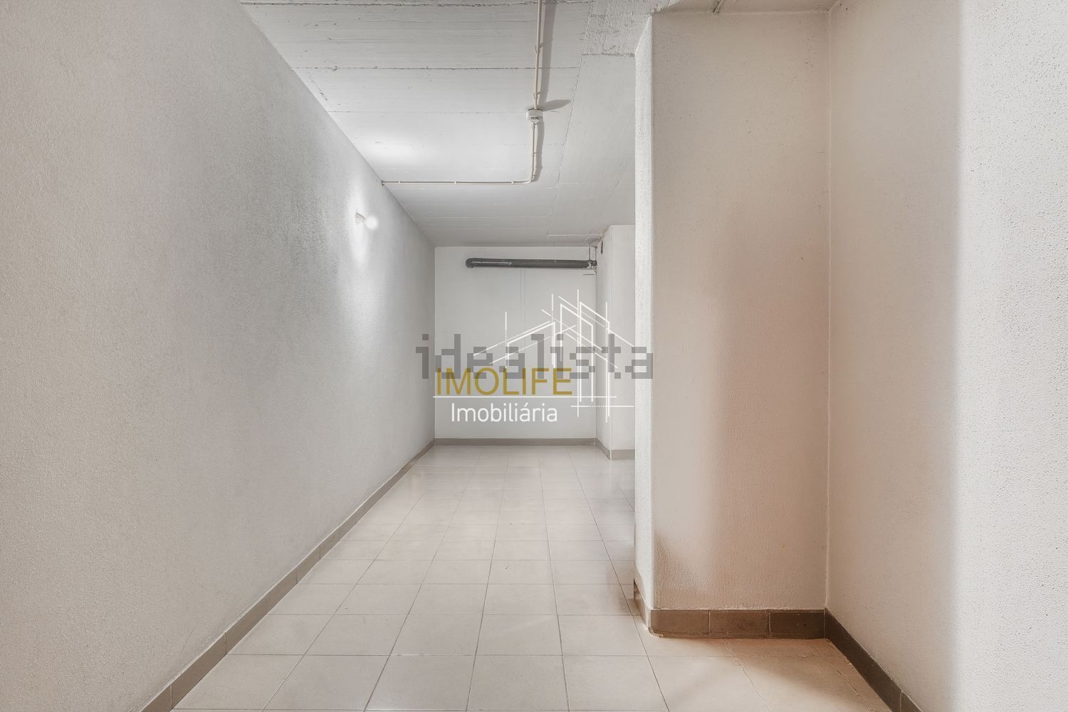 公寓 t3出售在Avenida das Acácias s/n - 过道