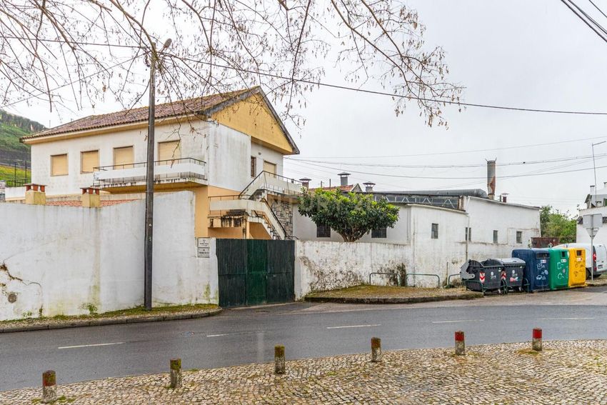 小楼房或独栋别墅出售在Bairro Novo s/n