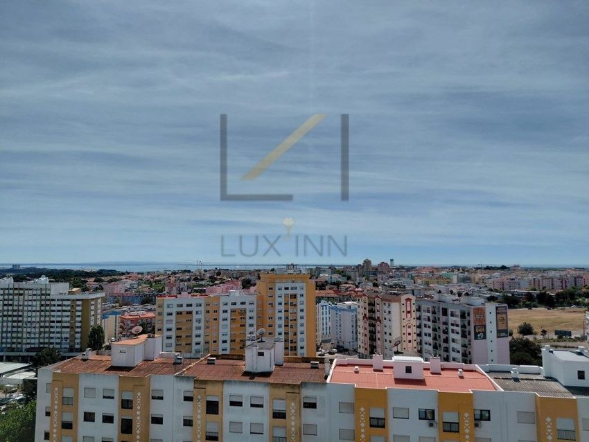 公寓 t3出售在Praceta Afonso de Paiva, 1