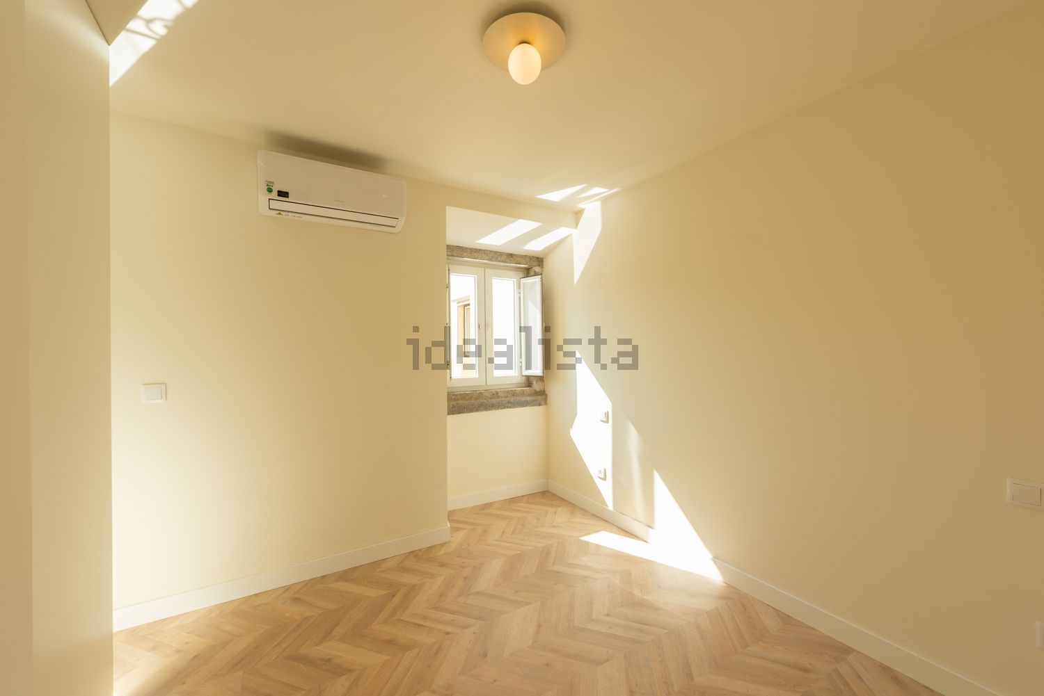 出租复式公寓在Rua de São Francisco de Sales s/n - 卧室