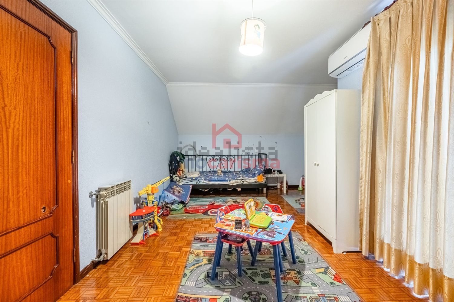 小楼房或独栋别墅出售在 Santo Tirso - Couto - Burgães - 卧室