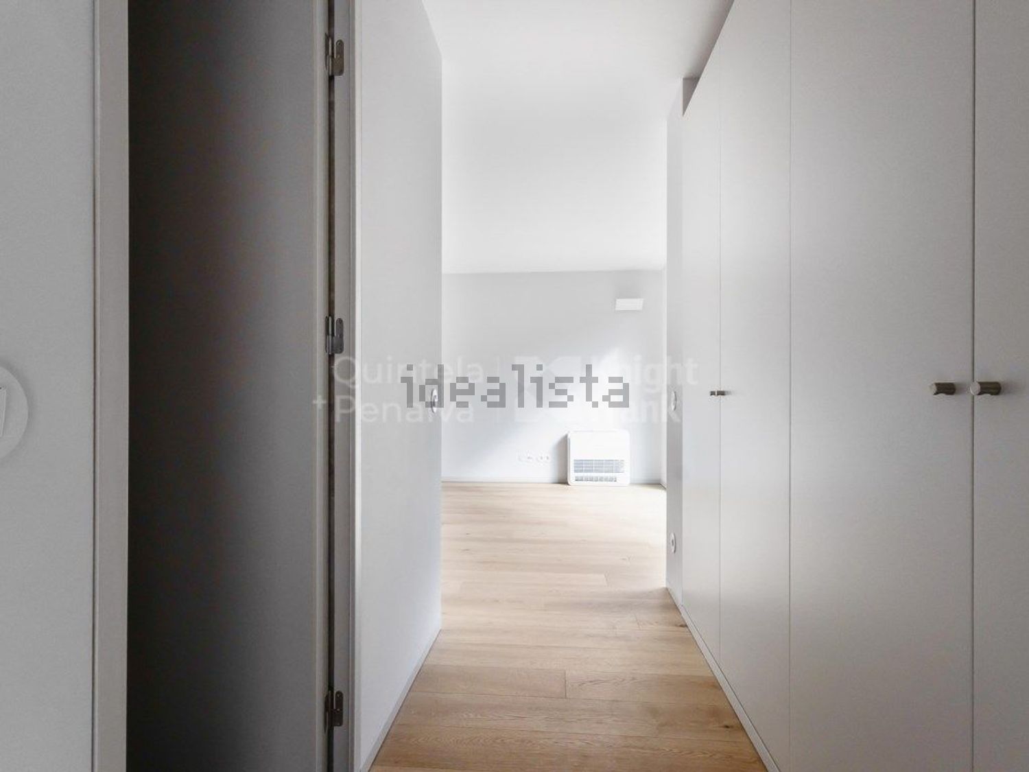 公寓 t4出售在Rua Entre Quintas, 108 - 过道