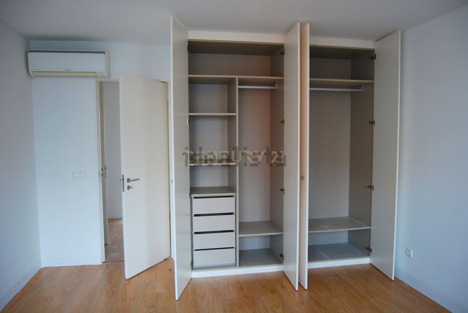 出租公寓 t2在Travessa do Almargem, 5 - 试衣间