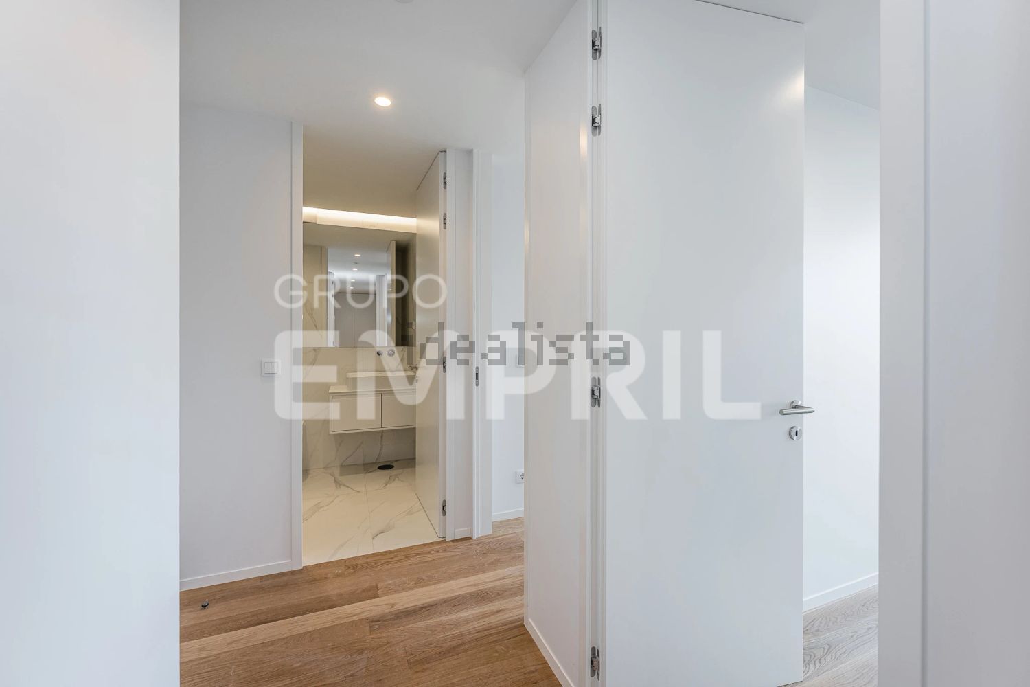 公寓 t2出售在Rua do Conselheiro de Costa Braga, 264 - 过道