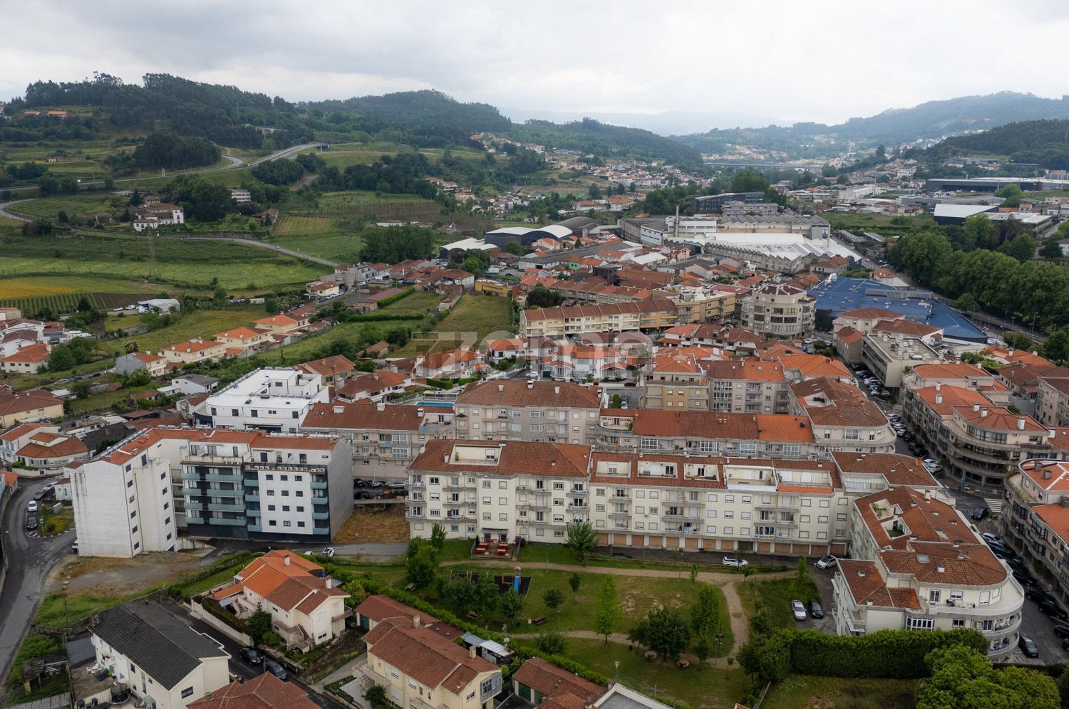 复式公寓出售在Rua Francisco da Silva Areias, 33 - 详情