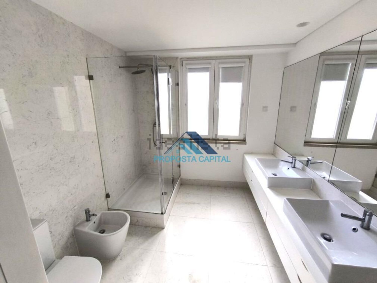 出租公寓 t4在 Bairro Azul - Parque Eduardo VII - 卫生间