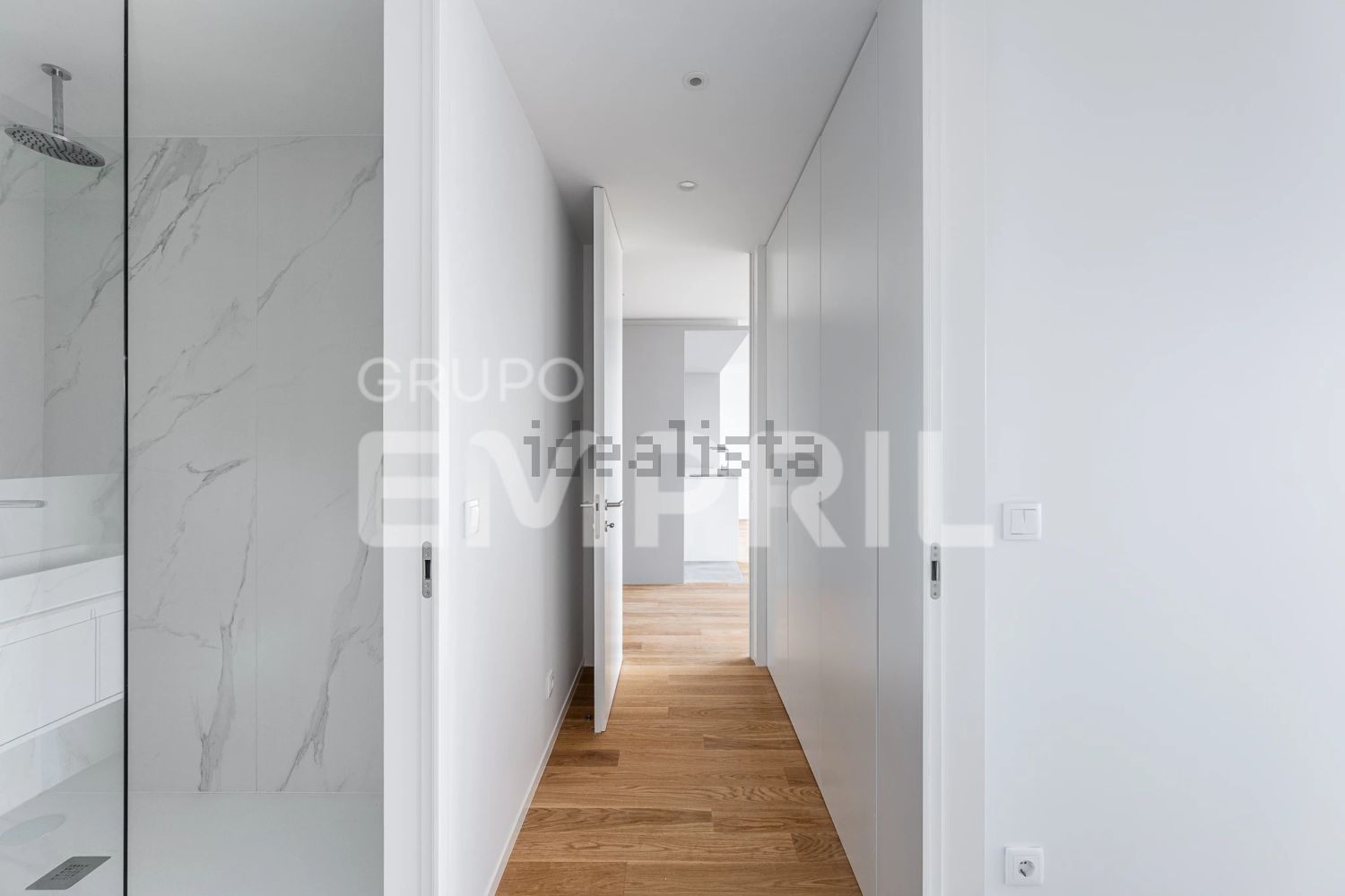 公寓 t2出售在Rua do Conselheiro de Costa Braga, 264 - 过道