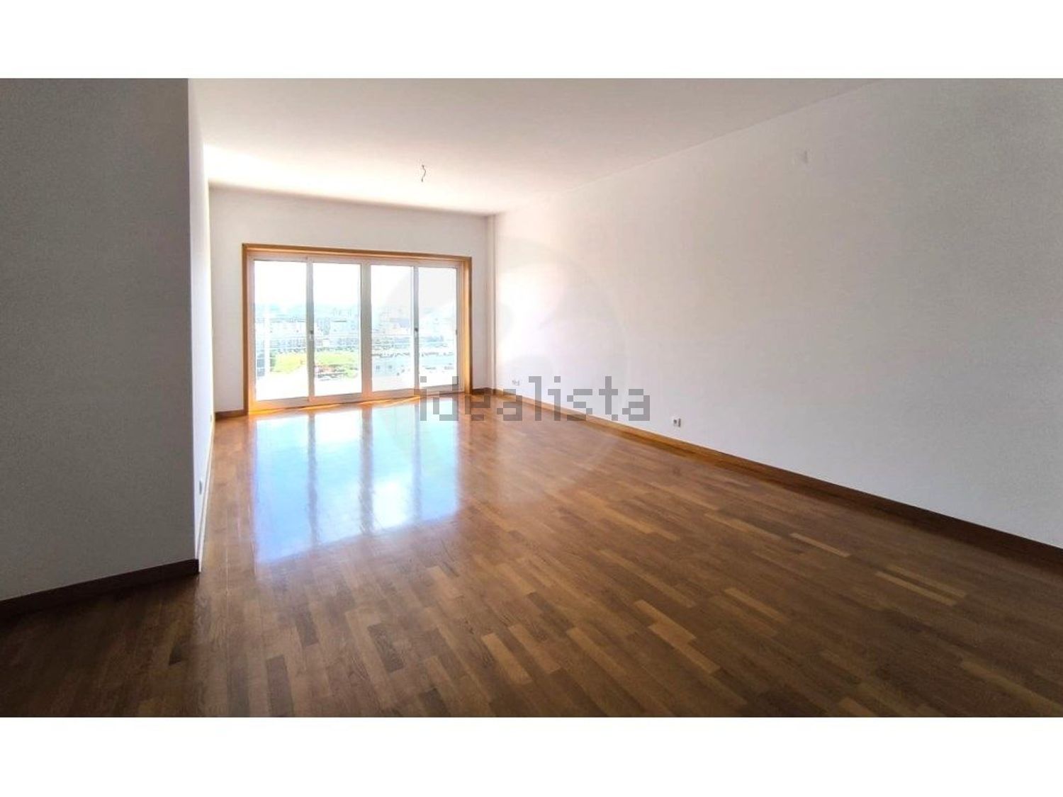 公寓 t3出售在Avenida Repatriamento dos Poveiros, 943 - 居住