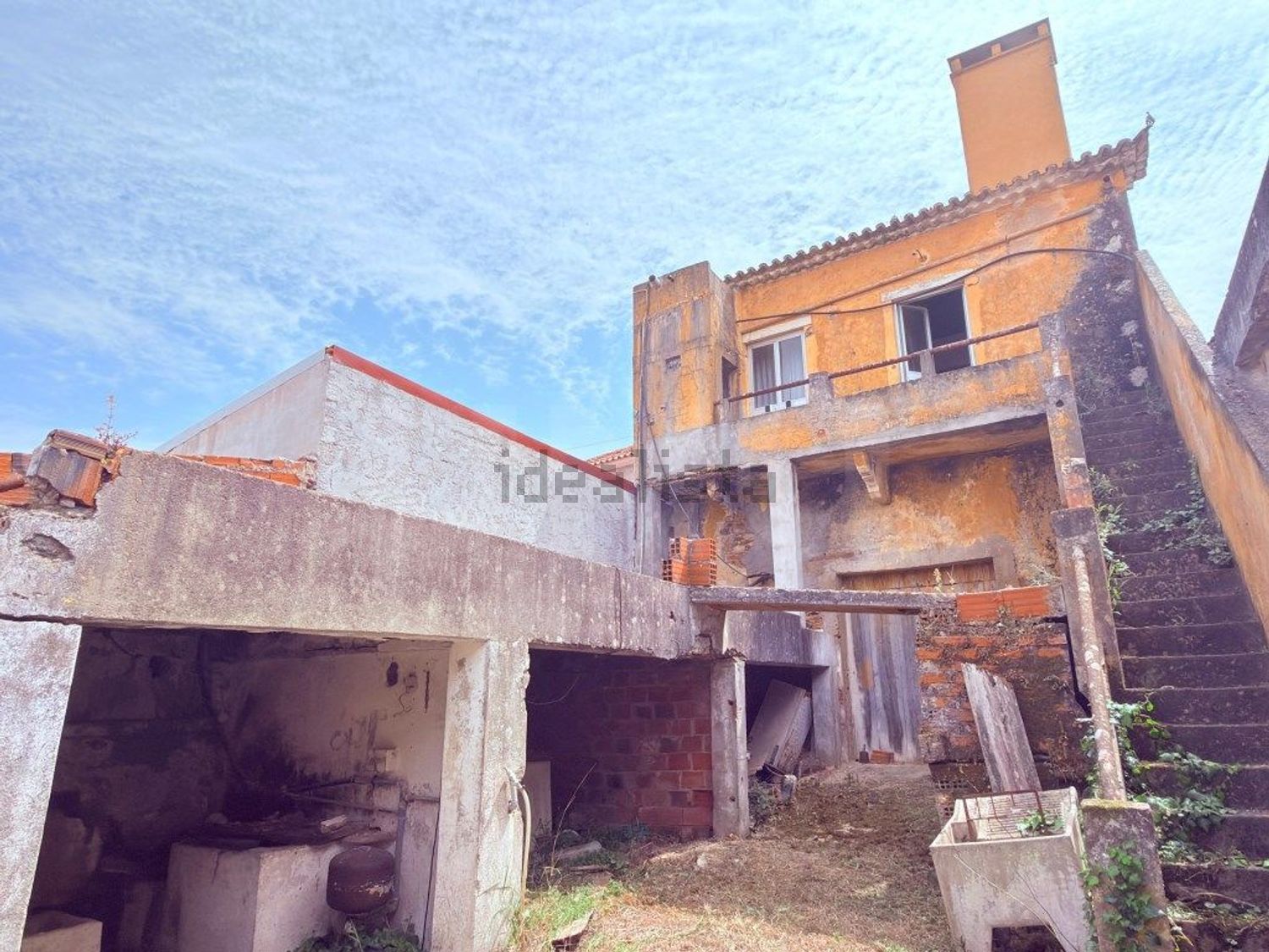 小楼房或独栋别墅出售在Estrada da Granjola, 48 - 外立面