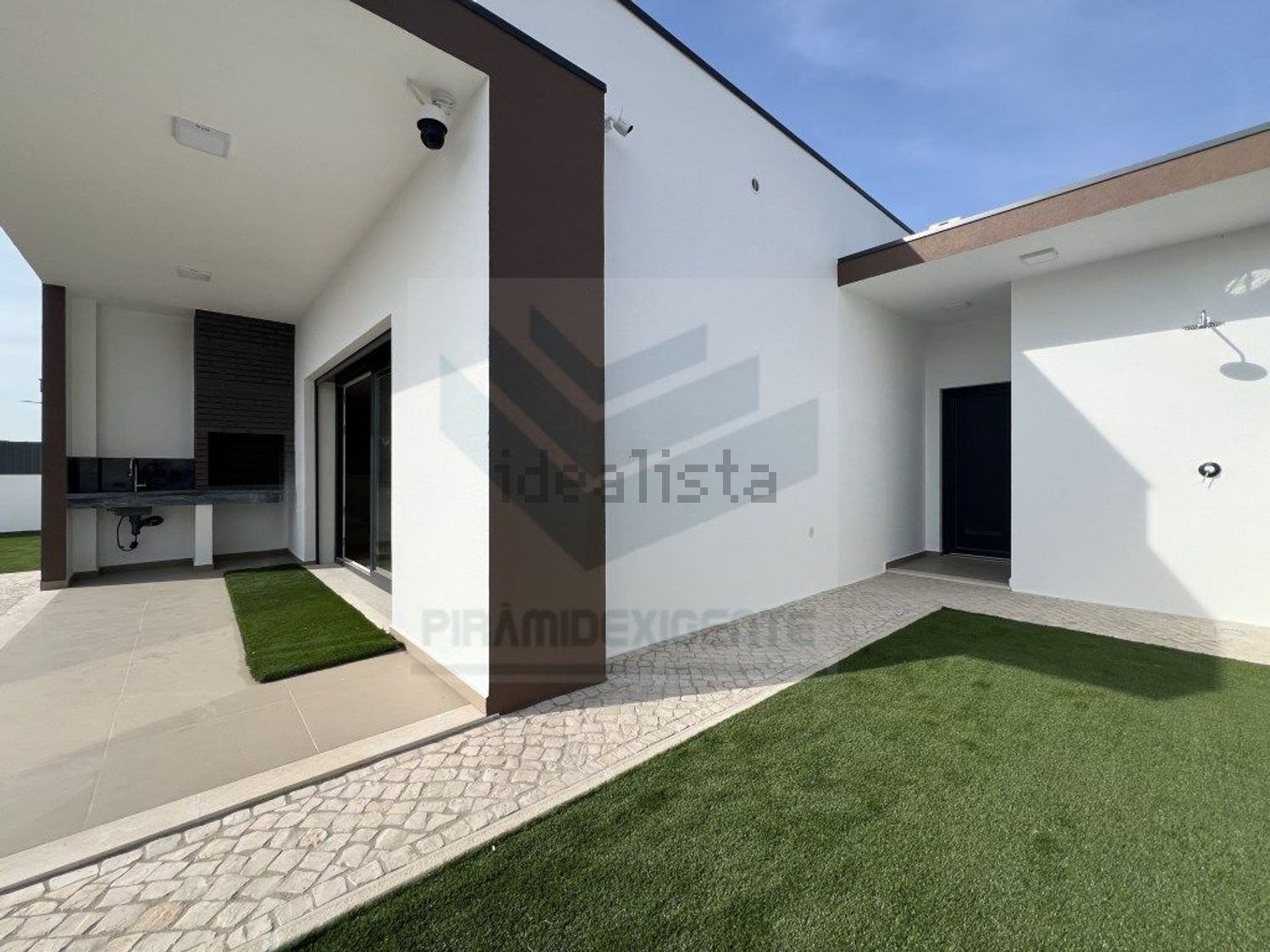 小楼房或独栋别墅出售在 Vila Nogueira de Azeitão - 外立面