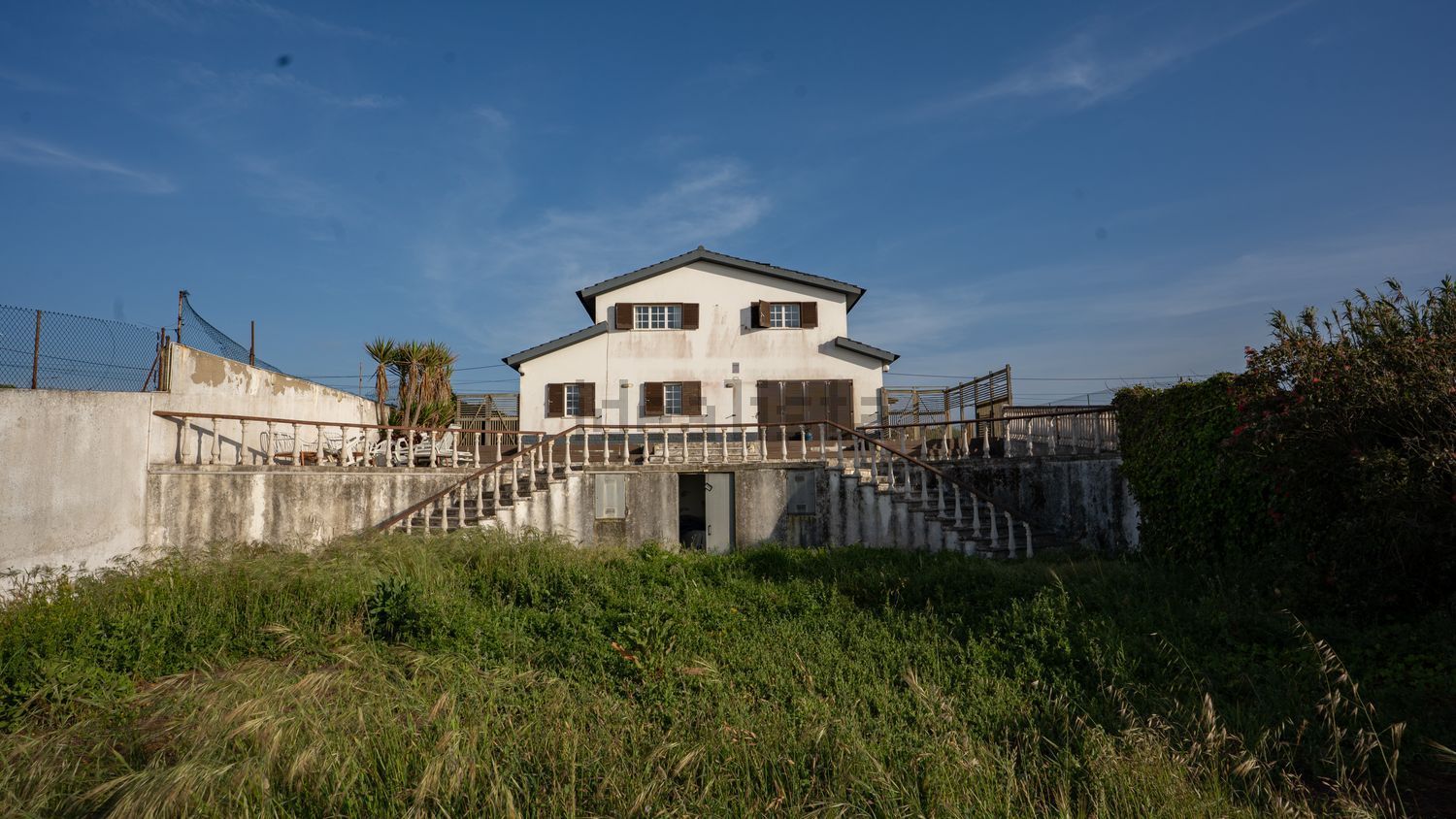 小楼房或独栋别墅出售在 Azenhas do Mar - Praia das Maças - Praia Grande - 外立面