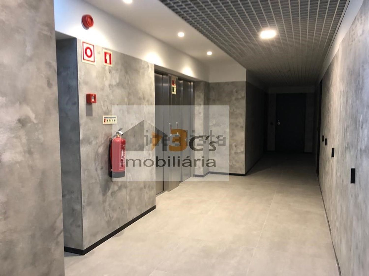 出租公寓 t1在 Hospital São João - Pólo Universitário - 前厅