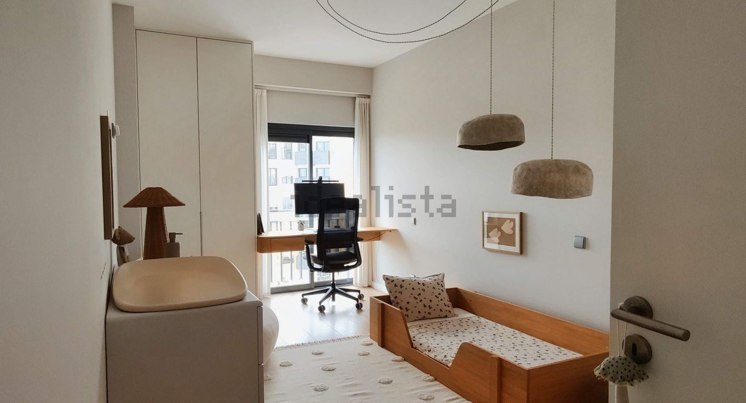 公寓 t2出售在Travessa Aires Kopke, 4 - 卧室
