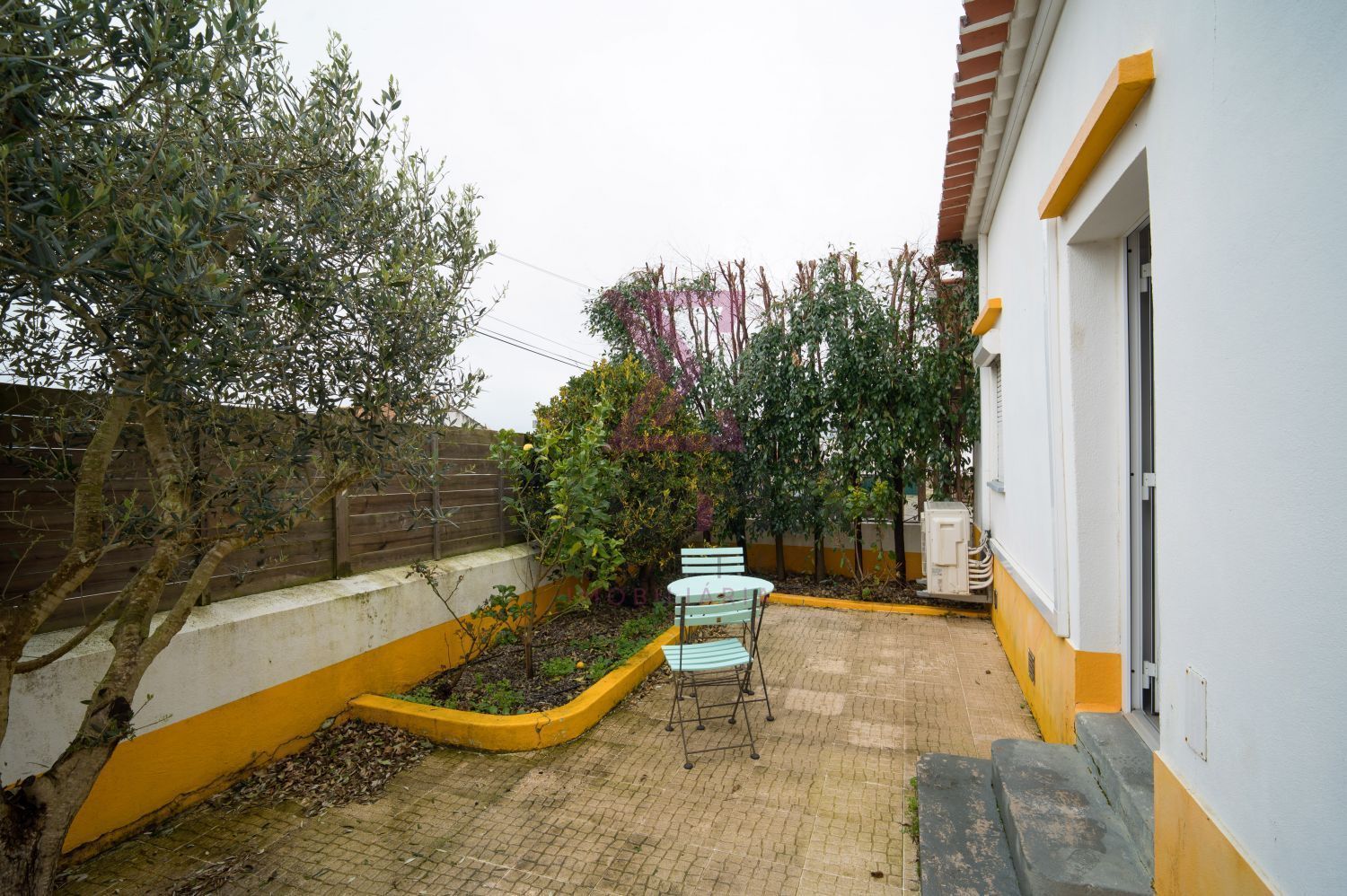 小楼房或独栋别墅出售在 São Bartolomeu dos Galegos e Moledo - 花园