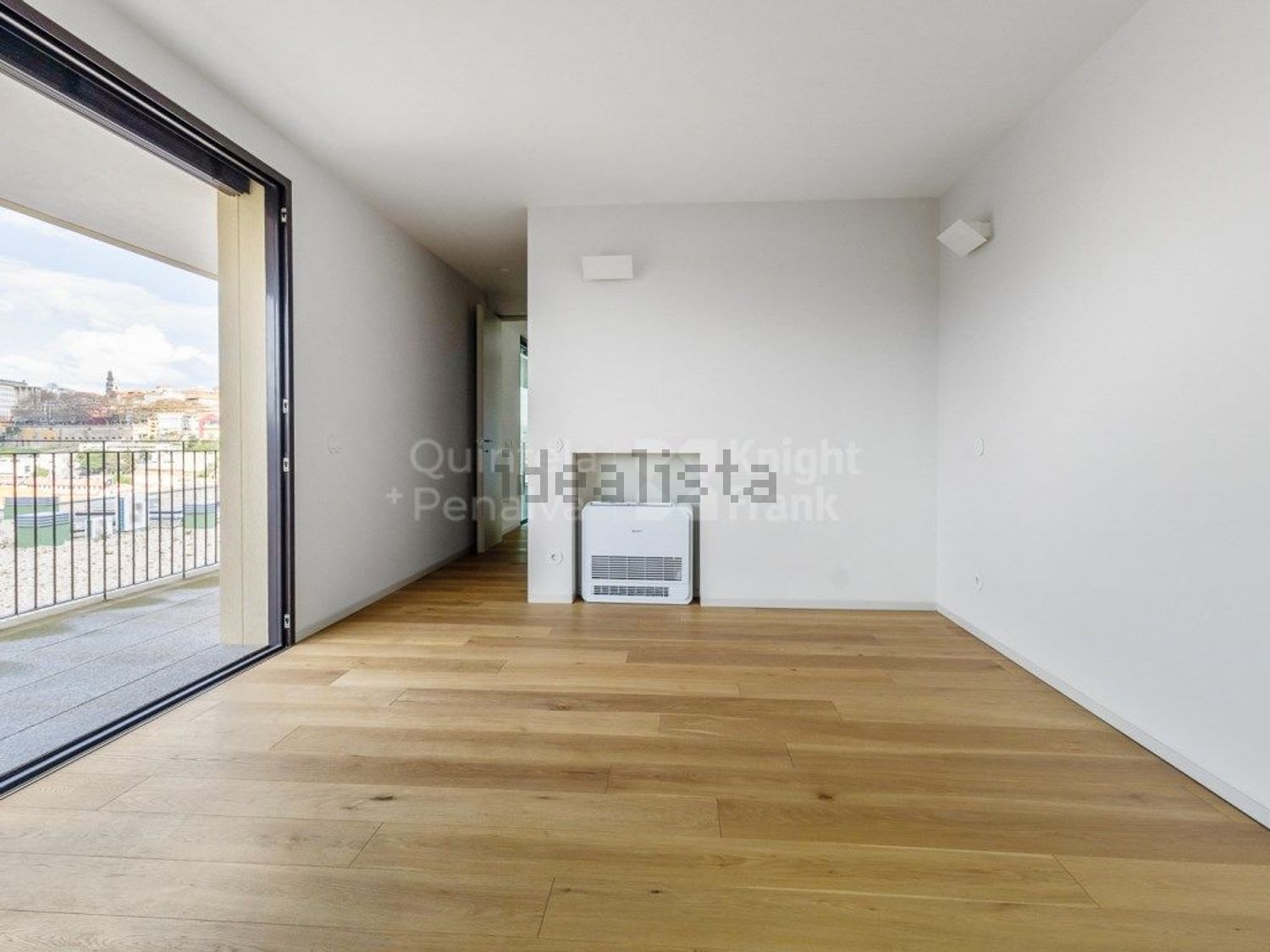 公寓 t4出售在Rua Entre Quintas, 108 - 过道