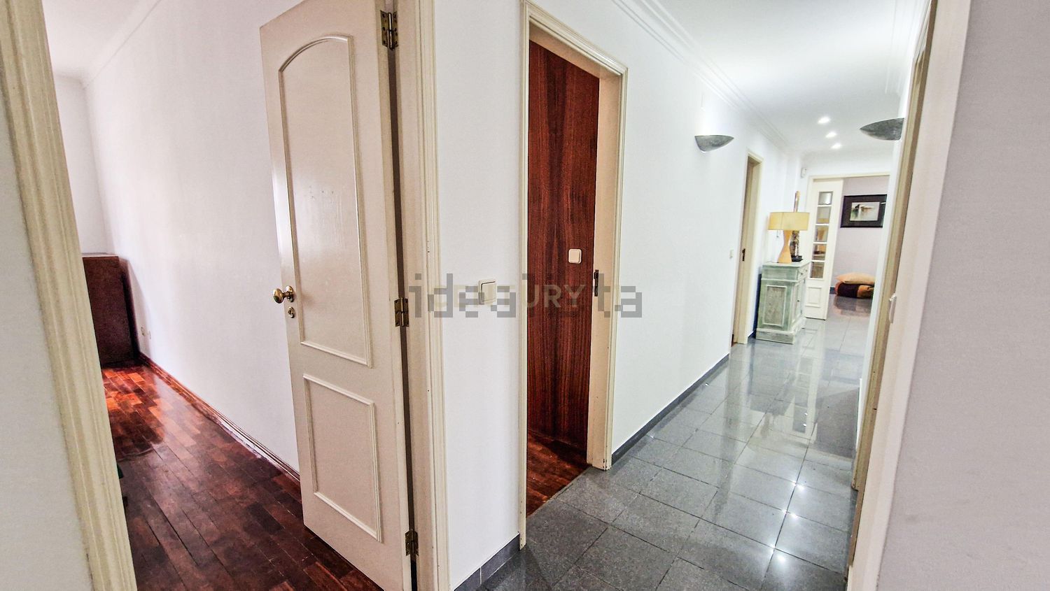 公寓 t4出售在Avenida José Eduardo Vitor das Neves, 10 - 过道
