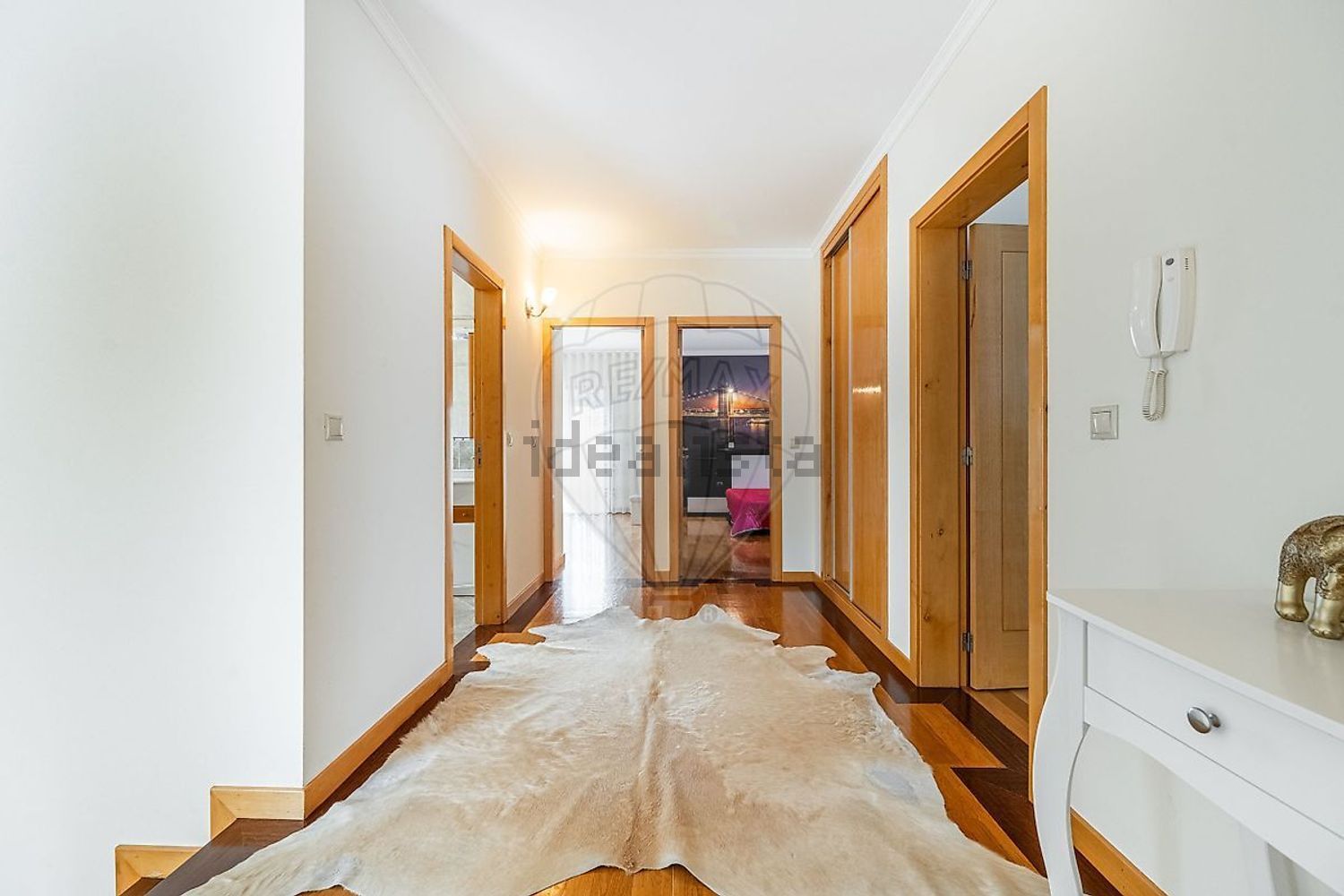 小楼房或独栋别墅出售在 Lugar de Ribeirinho, 4830-371 s/n - 过道