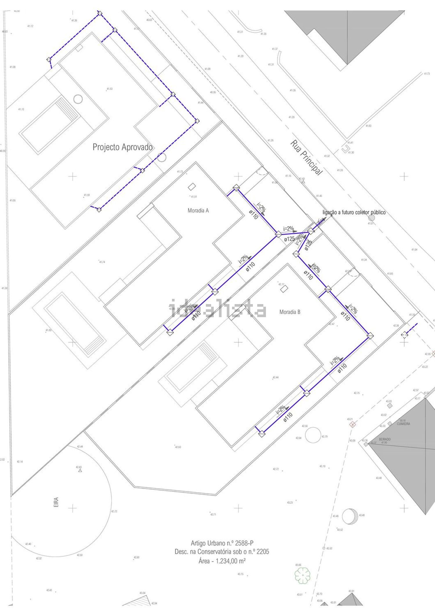 小楼房或独栋别墅出售在Rua Principal - 平面图