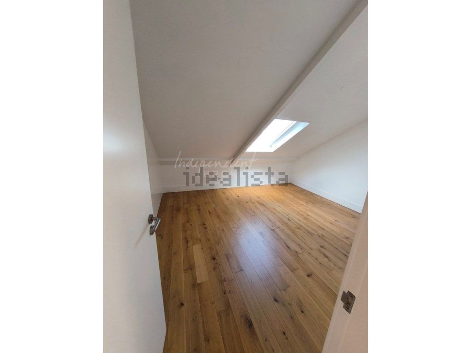 出租公寓 t4在Avenida António Augusto de Aguiar, 27 D - 居住