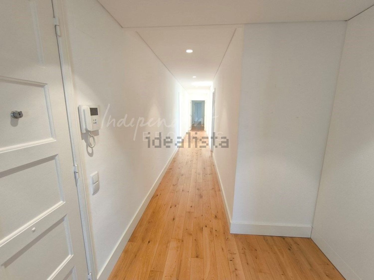 出租公寓 t4在Avenida António Augusto de Aguiar, 27 D - 过道