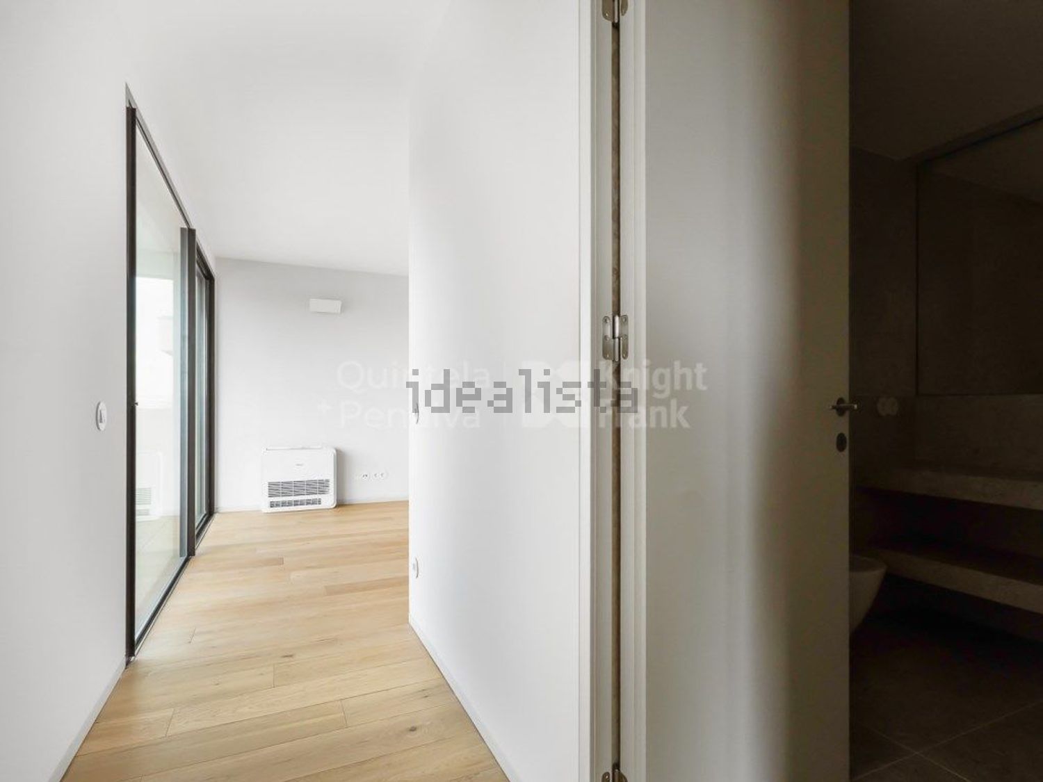 公寓 t4出售在Rua Entre Quintas, 108 - 过道