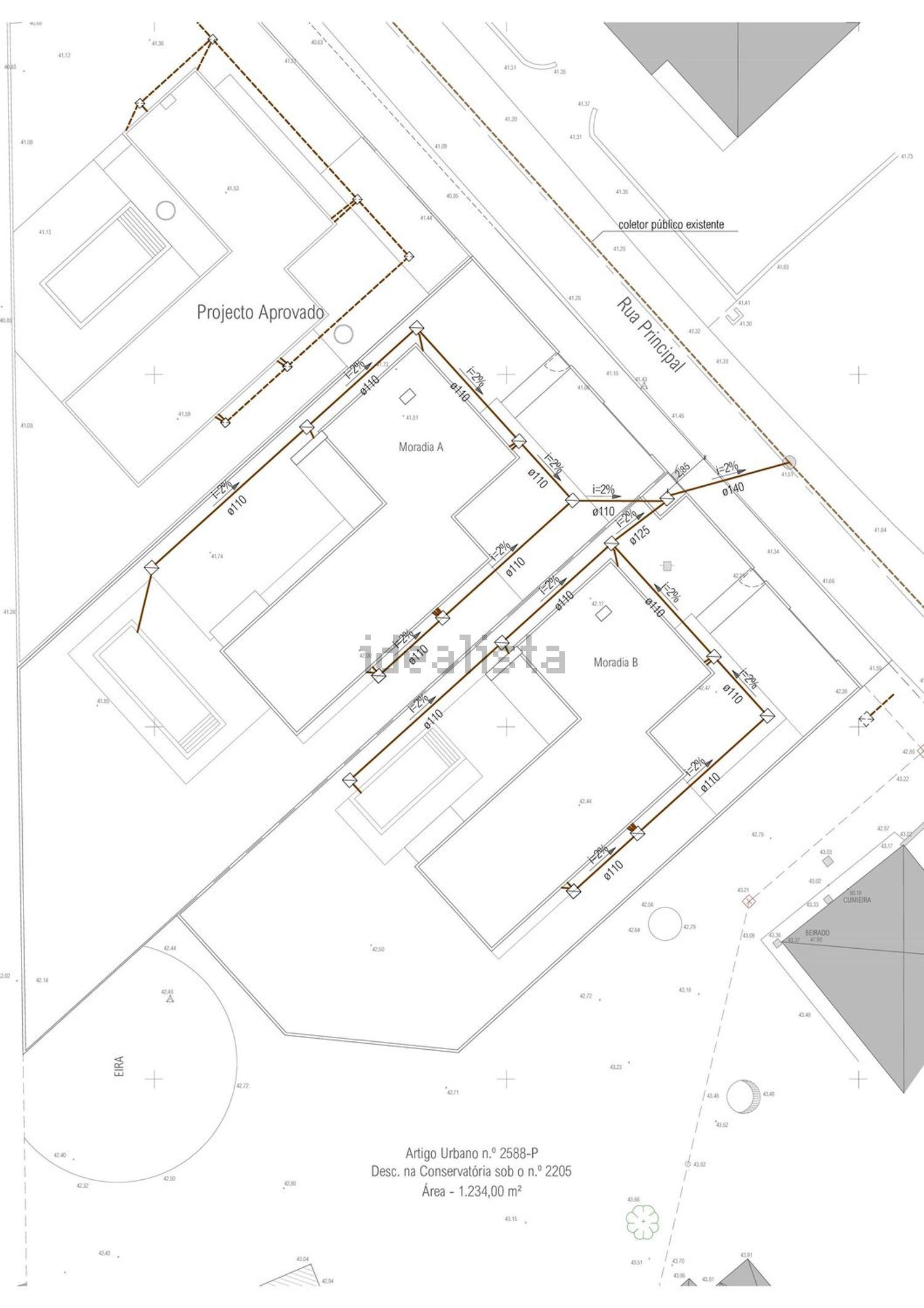 小楼房或独栋别墅出售在Rua Principal - 平面图