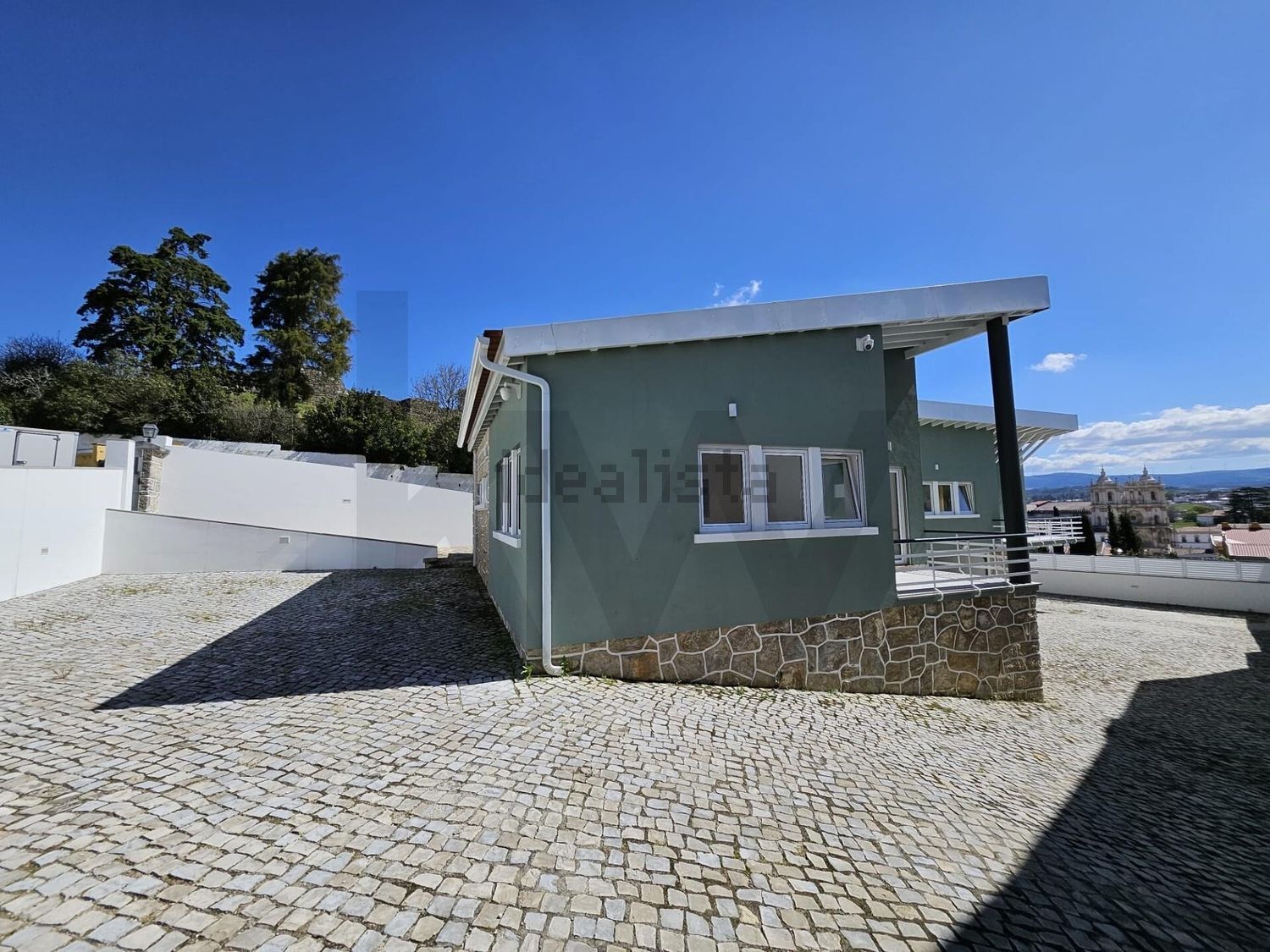 小楼房或别墅出售在 Alcobaça e Vestiaria - 外立面
