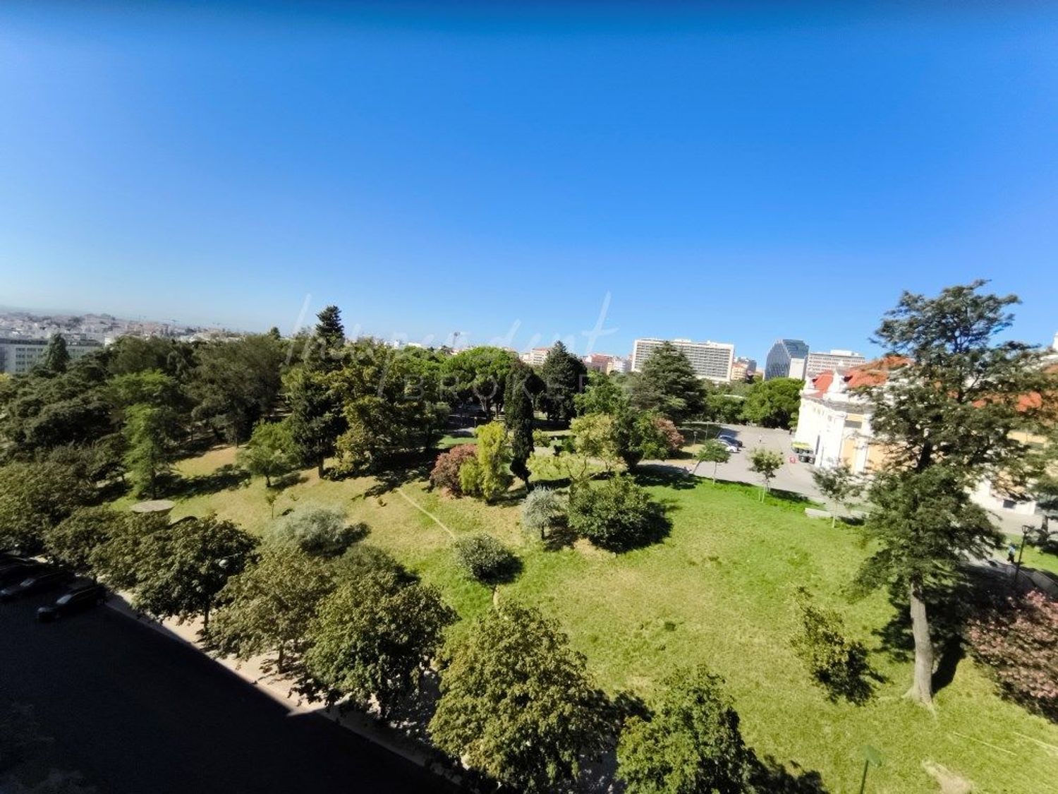 出租公寓 t5在Avenida Sidónio Pais, 14 - 花园